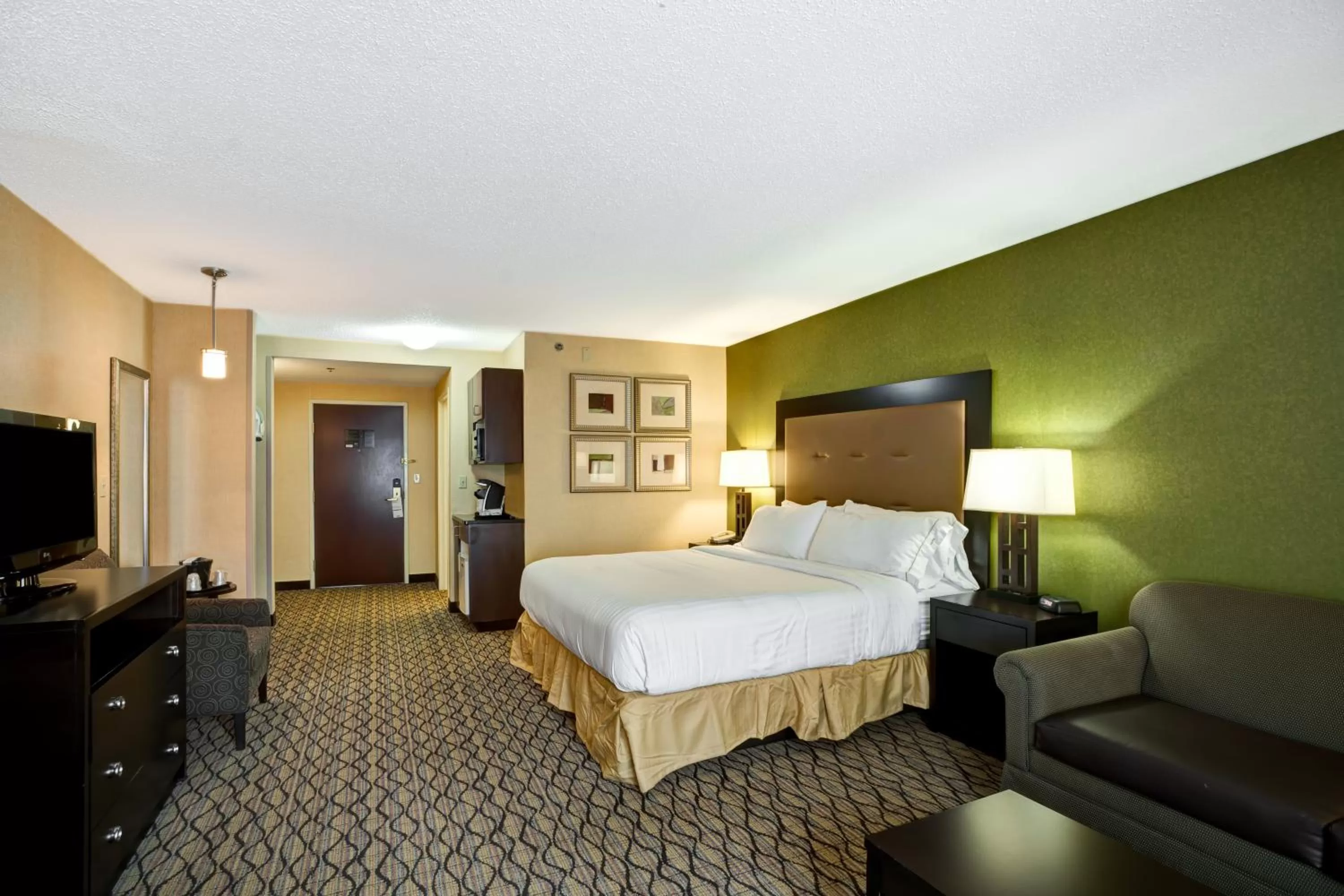 One-Bedroom Suite - Disability Access/Non-Smoking in Holiday Inn Express Hotel & Suites Christiansburg by IHG