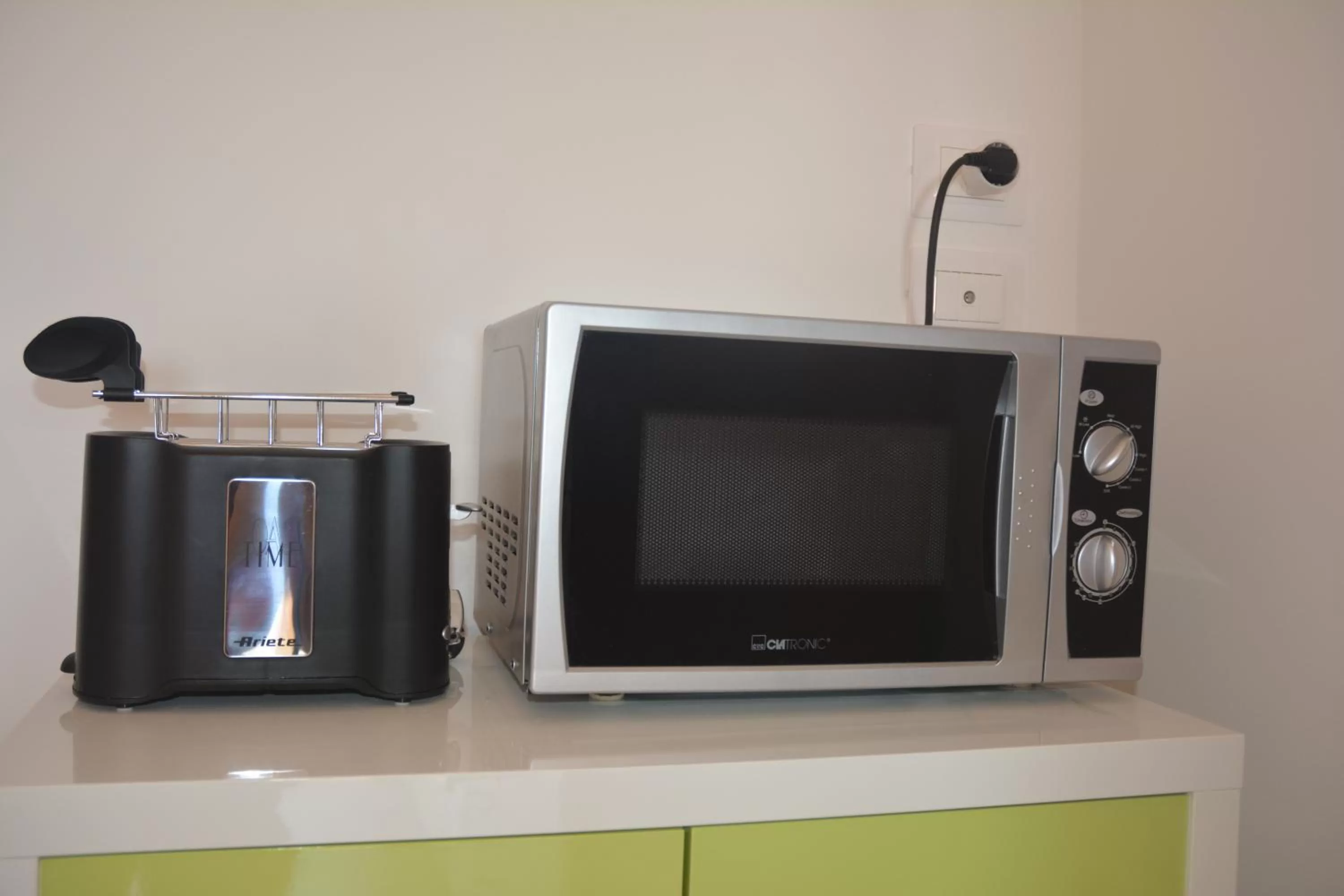 Communal kitchen in ART B&B