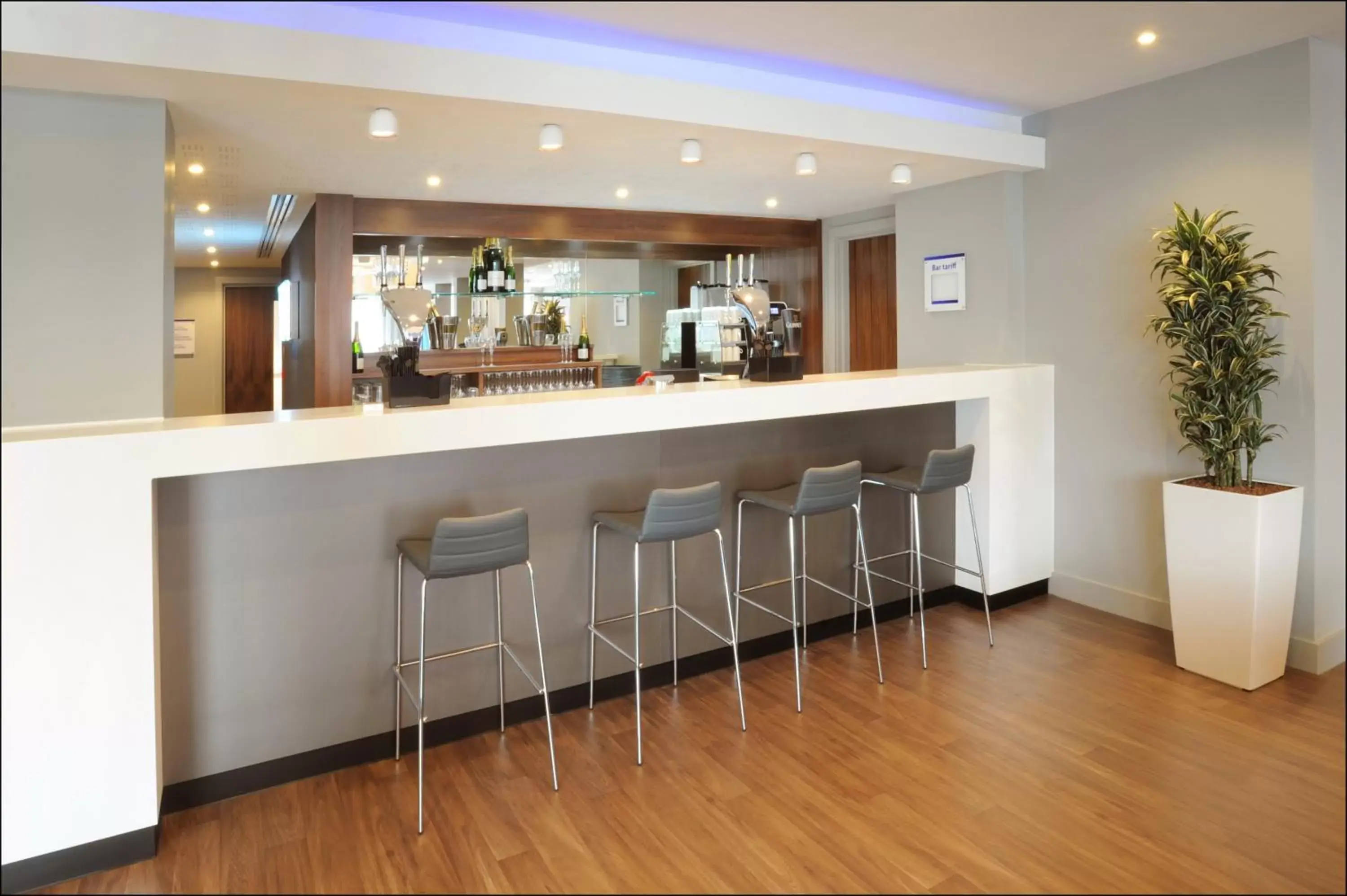 Lounge or bar, Lounge/Bar in Holiday Inn Express Birmingham - Snow Hill, an IHG Hotel