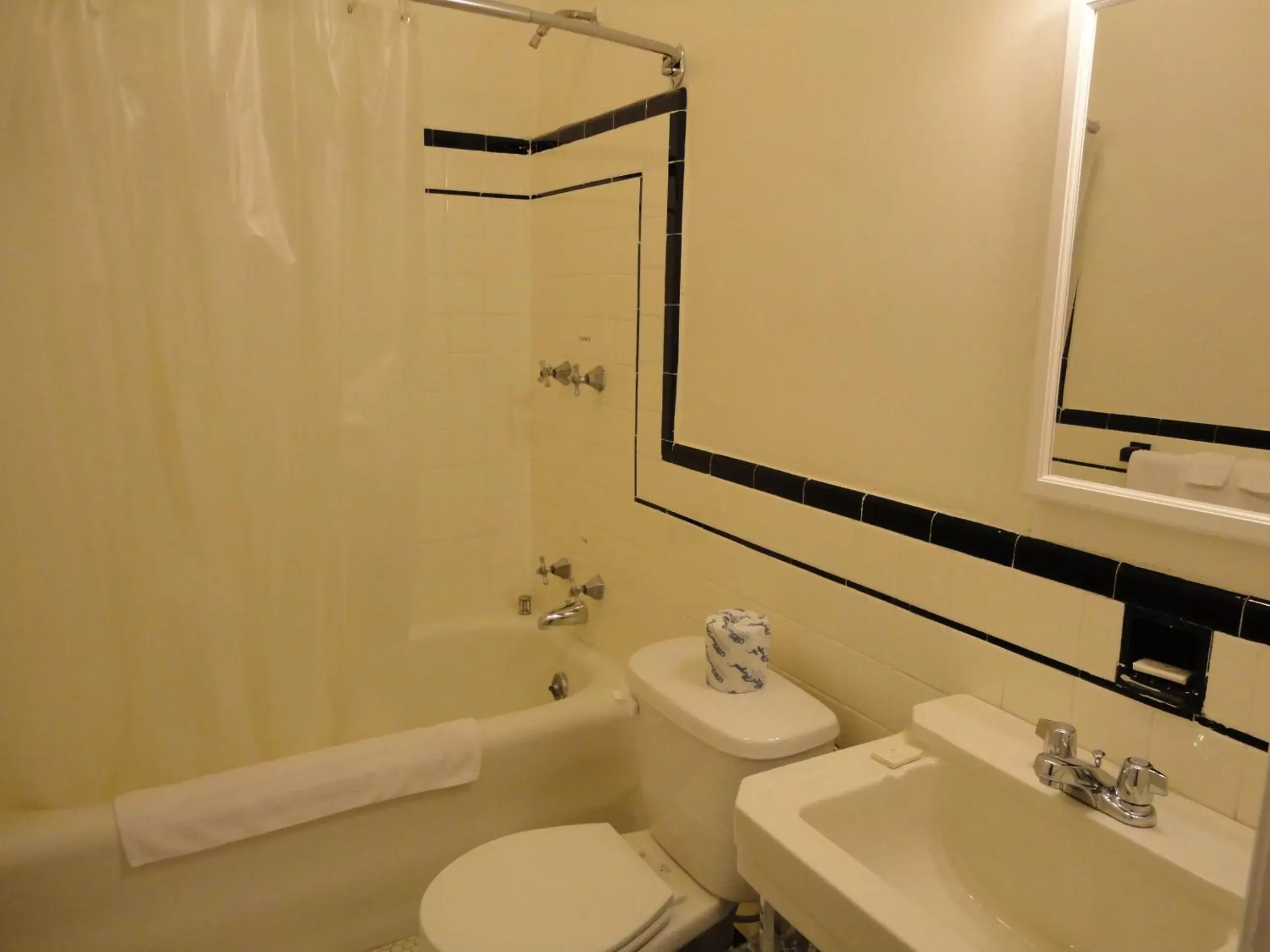 Bathroom in Lenox Hotel and Suites