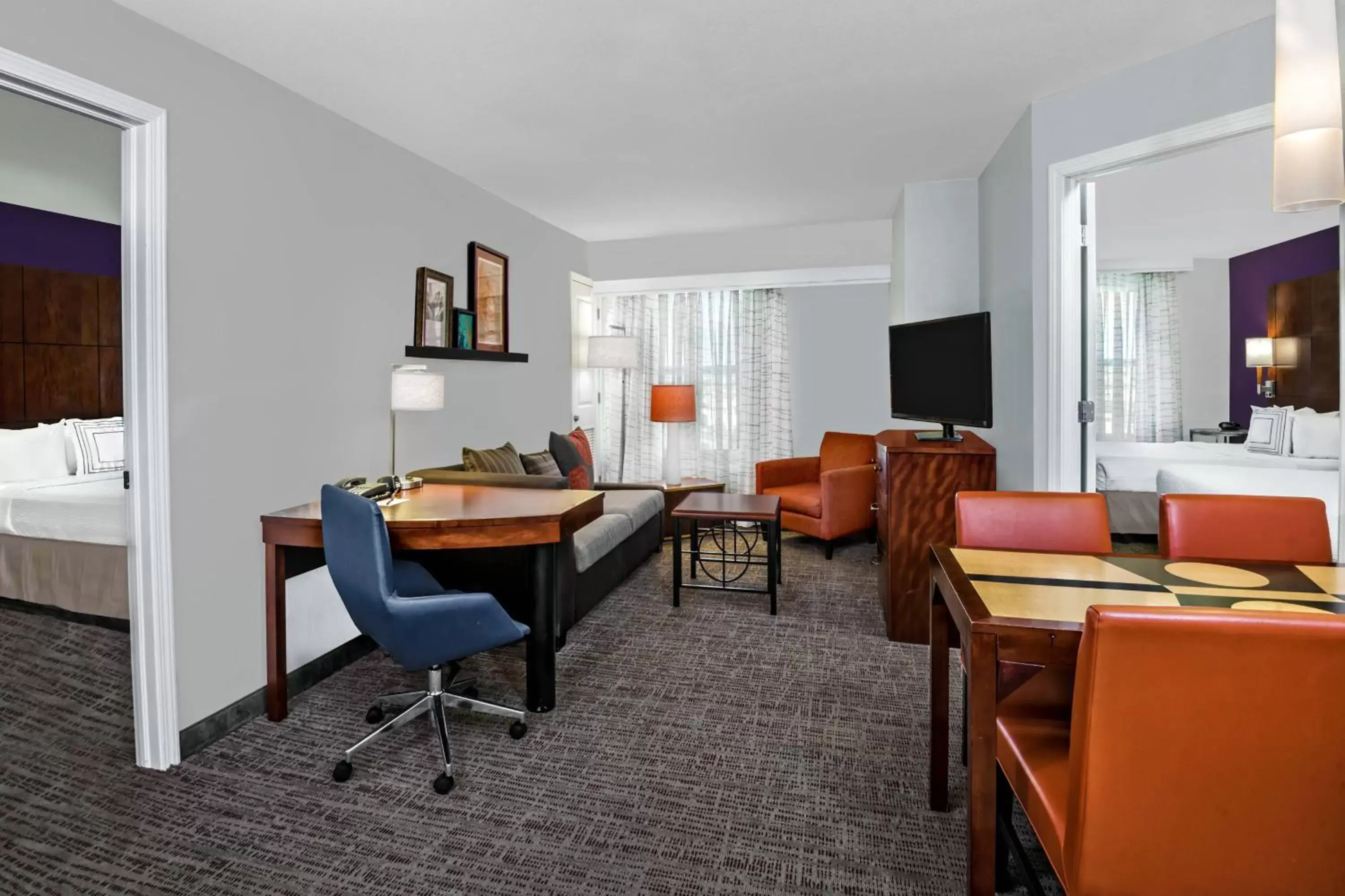 Bedroom, Seating Area in Residence Inn by Marriott San Antonio SeaWorld / Lackland