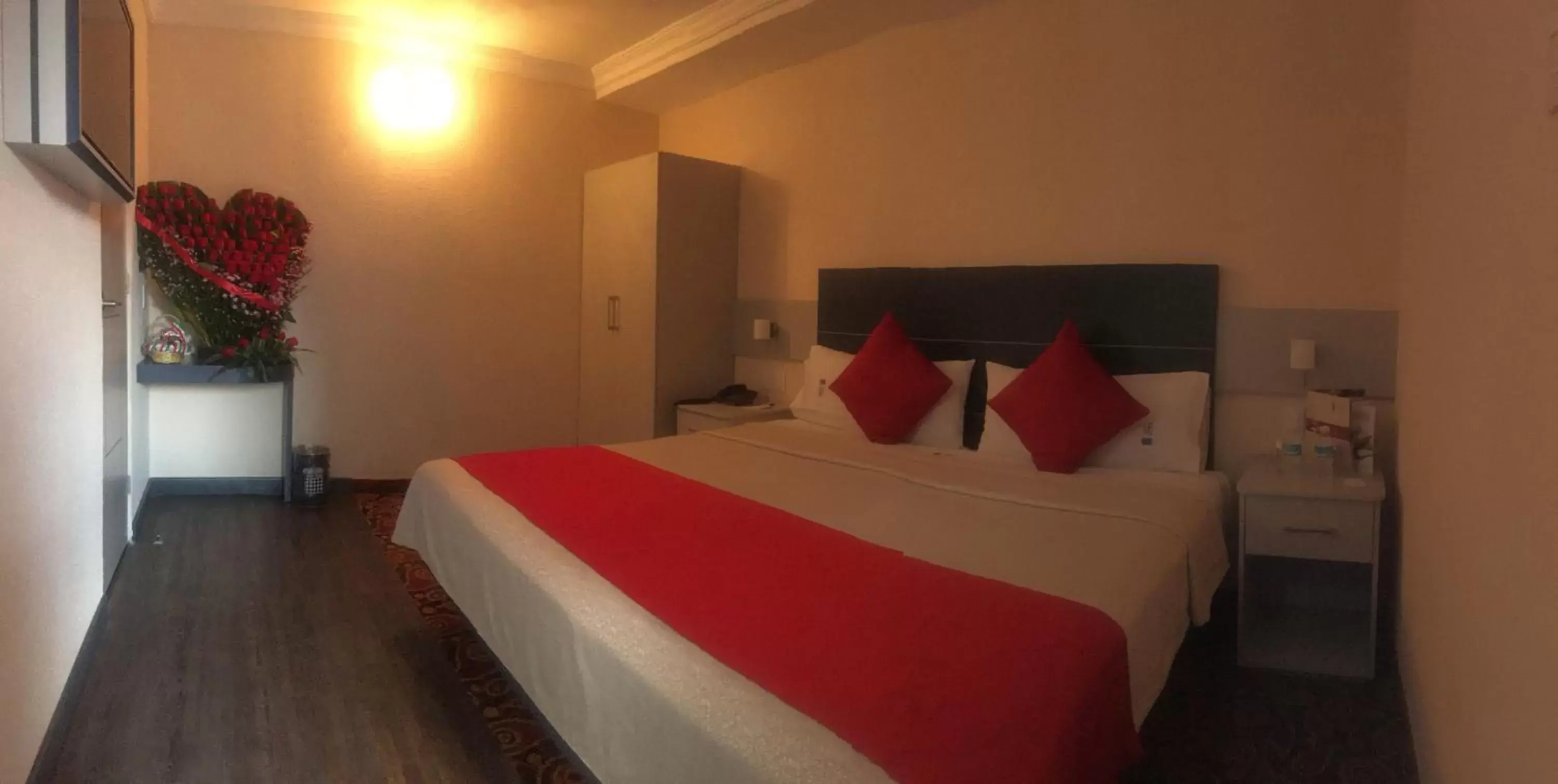 Bedroom, Bed in Hotel Monaco
