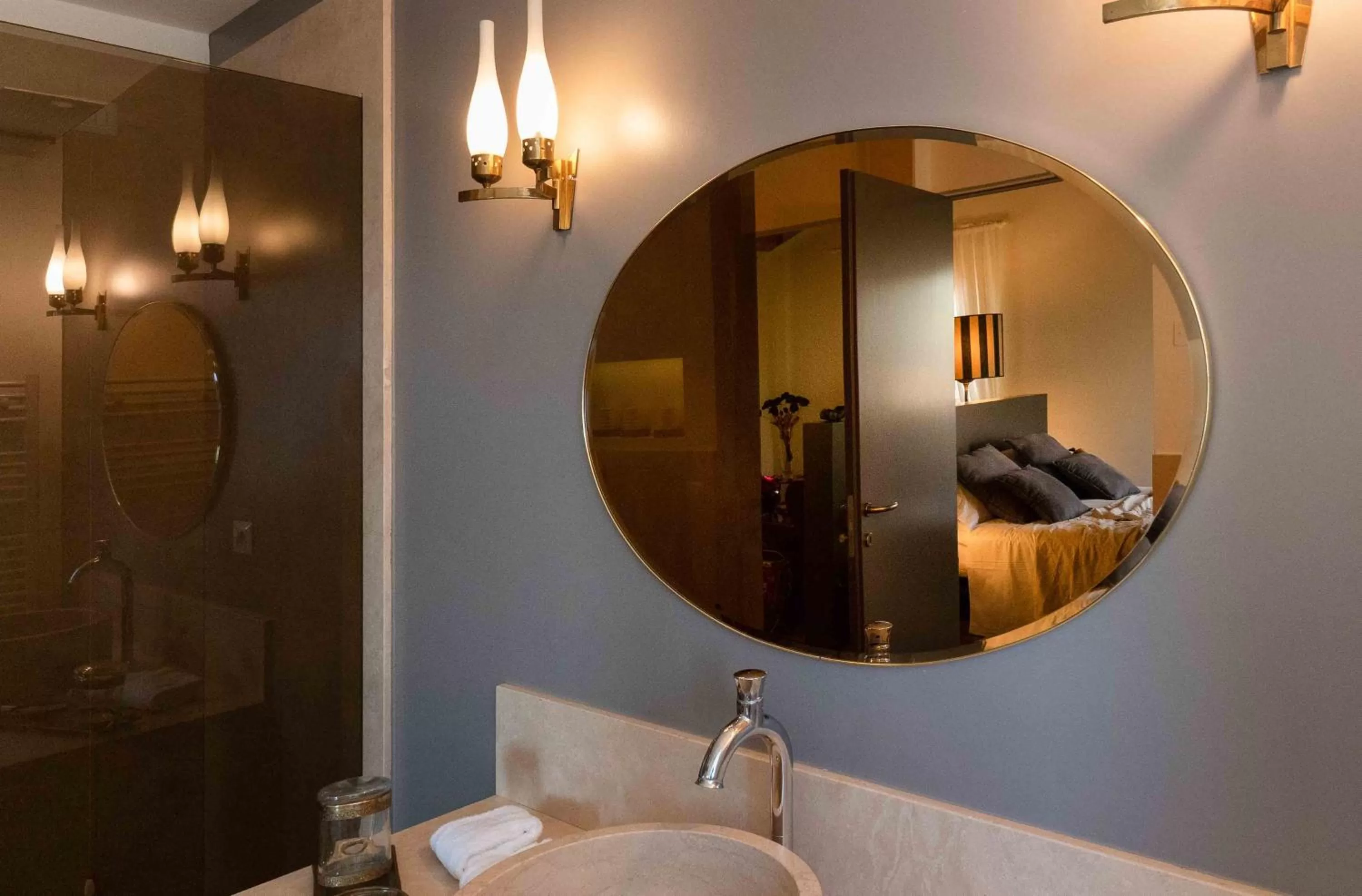 Bathroom in CasaVostra - Ambience Suites