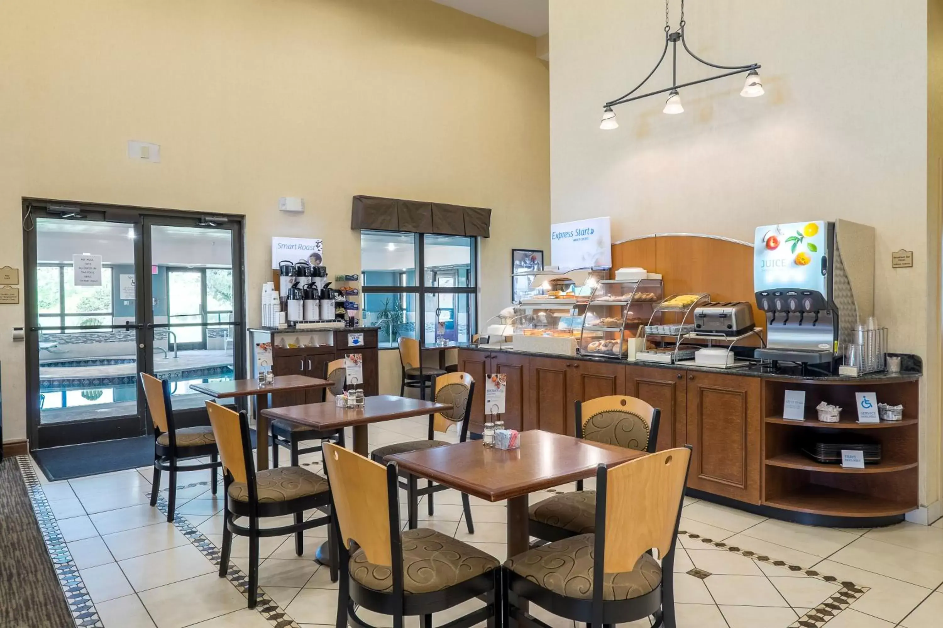 Breakfast, Restaurant/Places to Eat in Wingate by Wyndham Waynesboro