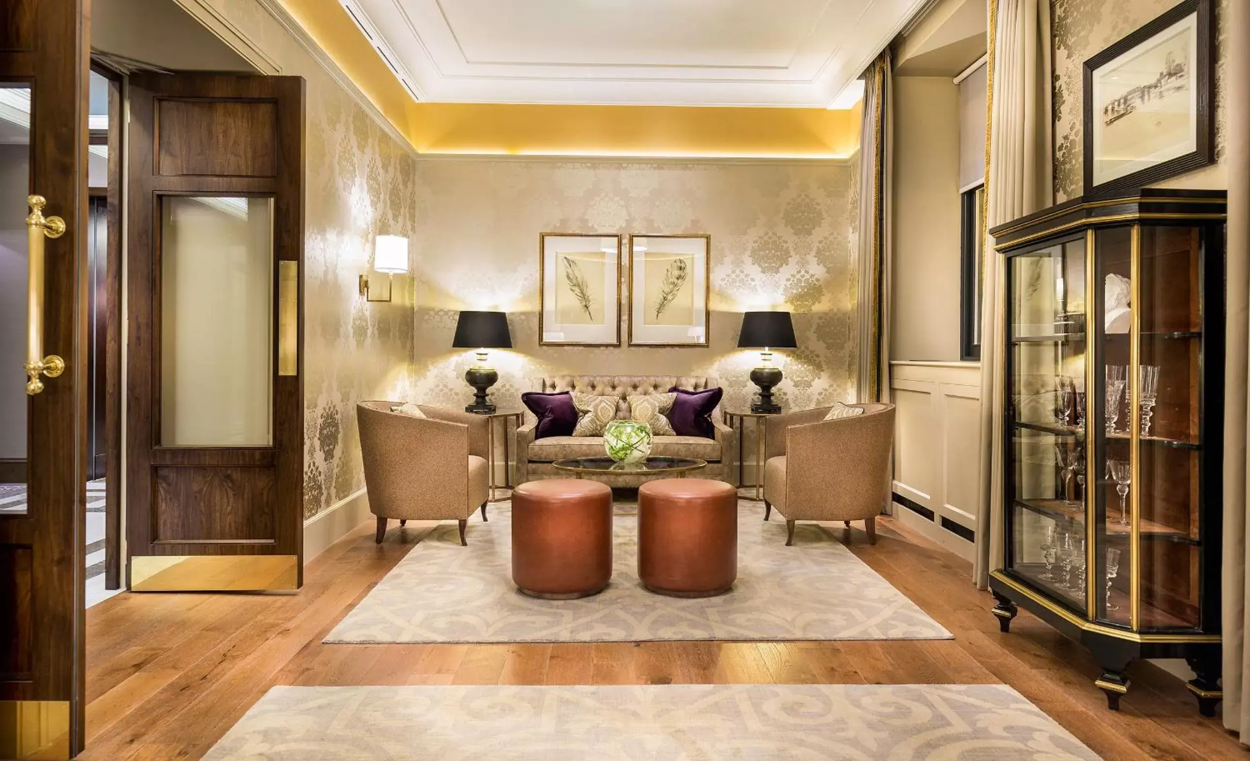 Lobby or reception, Seating Area in Taj 51 Buckingham Gate Suites and Residences