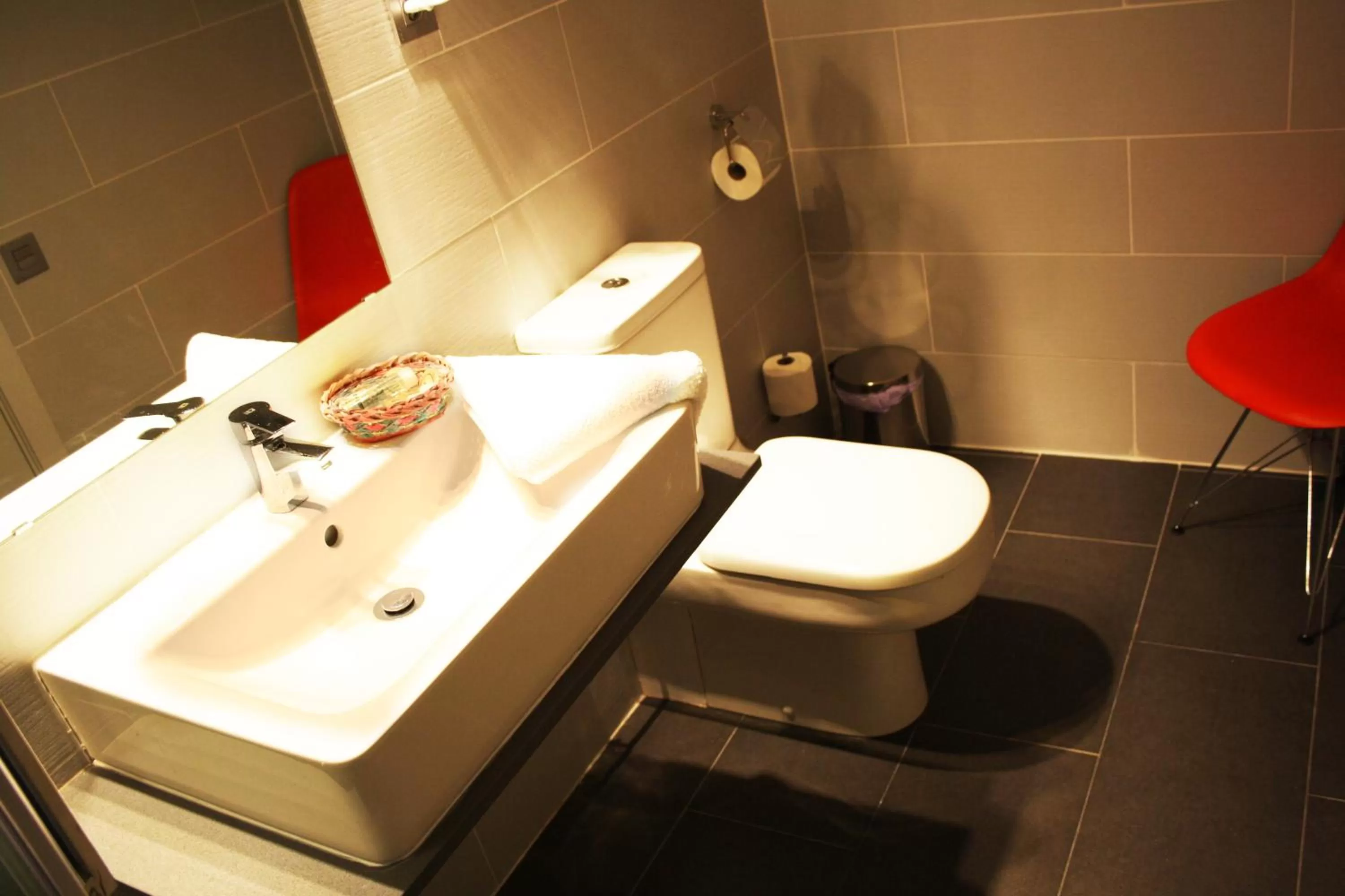 Bathroom in Hotel Ginebra