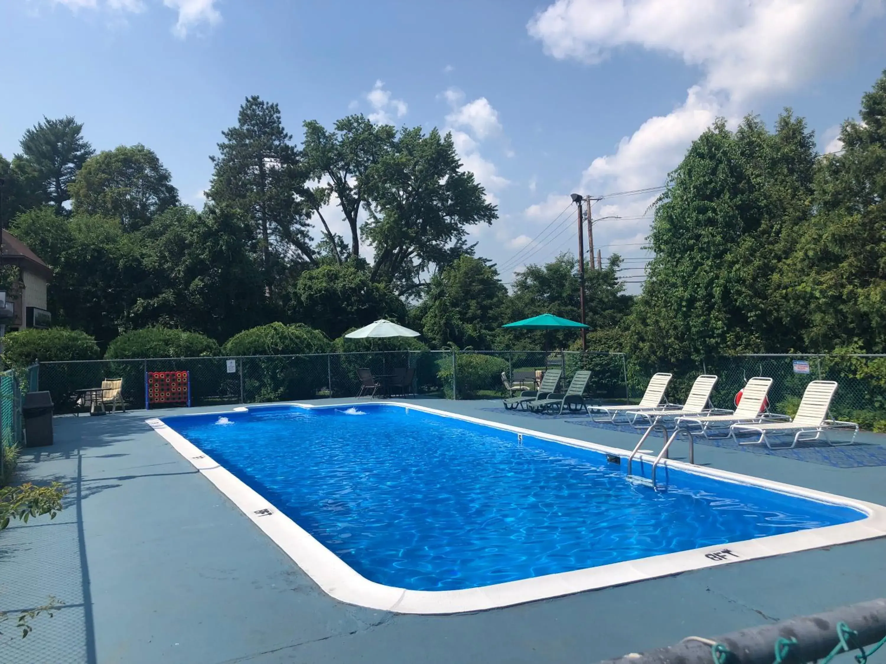 Pool view in The Black Mountain Inn Pool view in The Black Mountain Inn