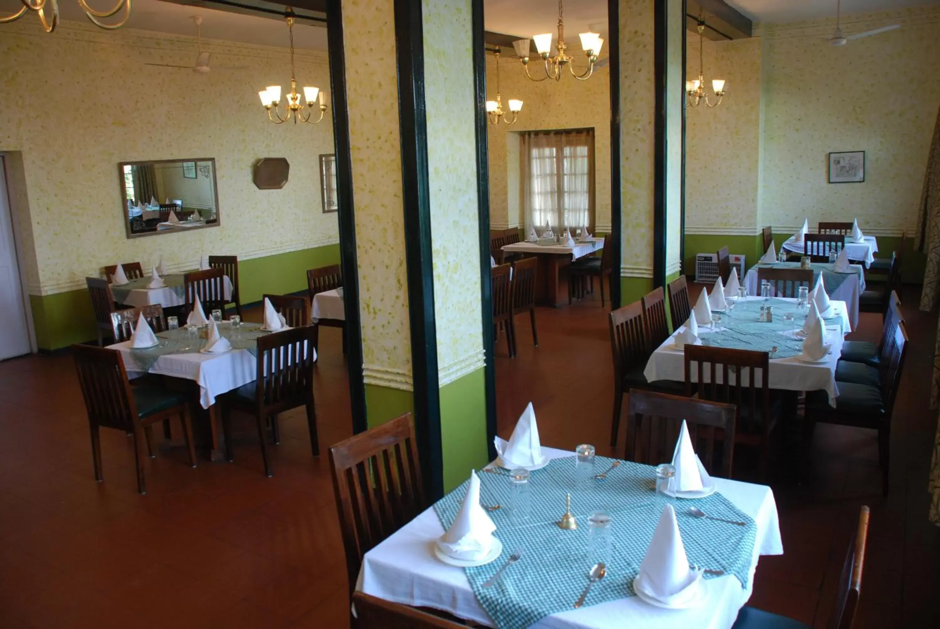 Restaurant/places to eat in Alasia Hotel Restaurant/places to eat in Alasia Hotel