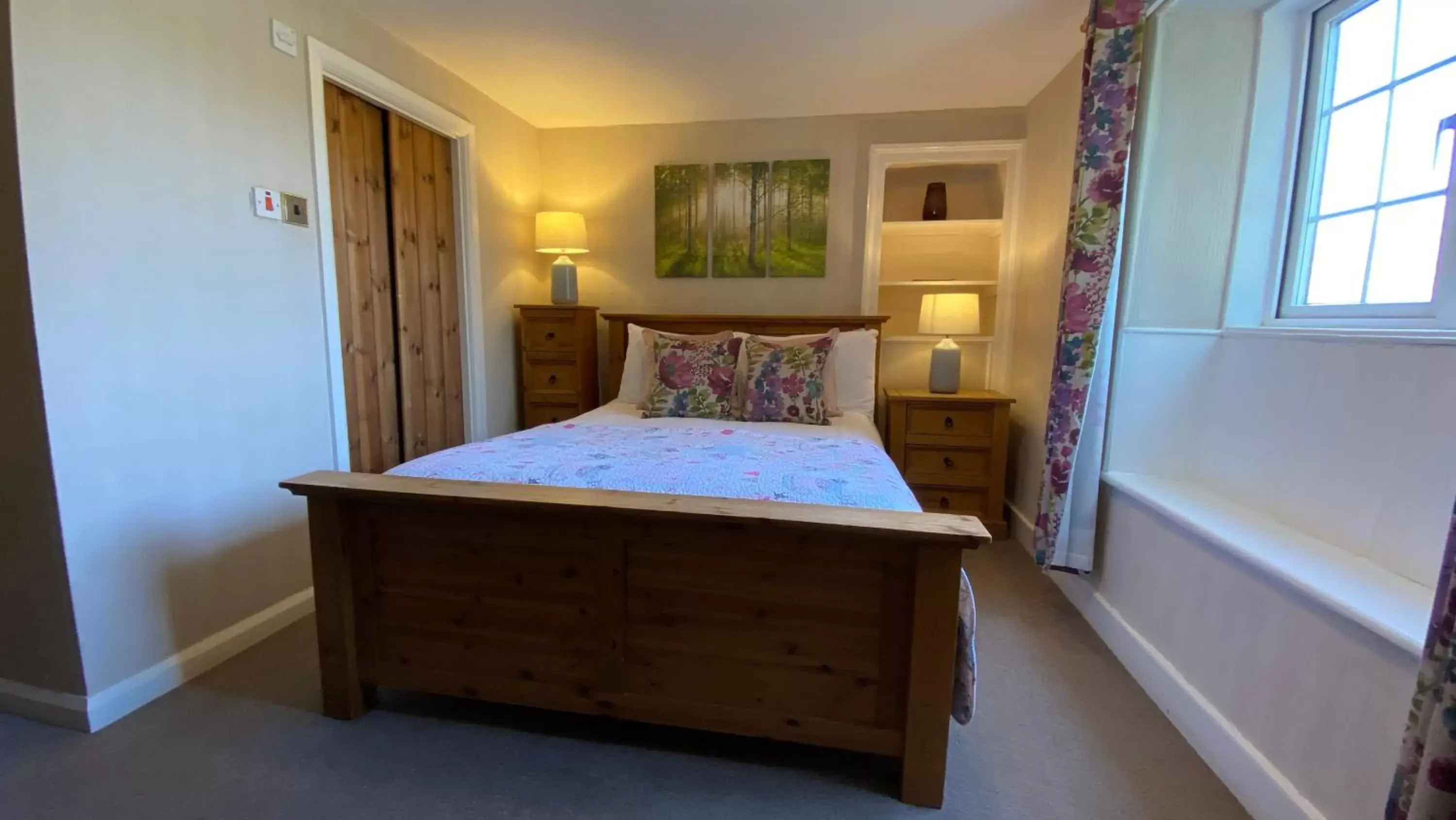 Double Room with Private Bathroom in The New Inn