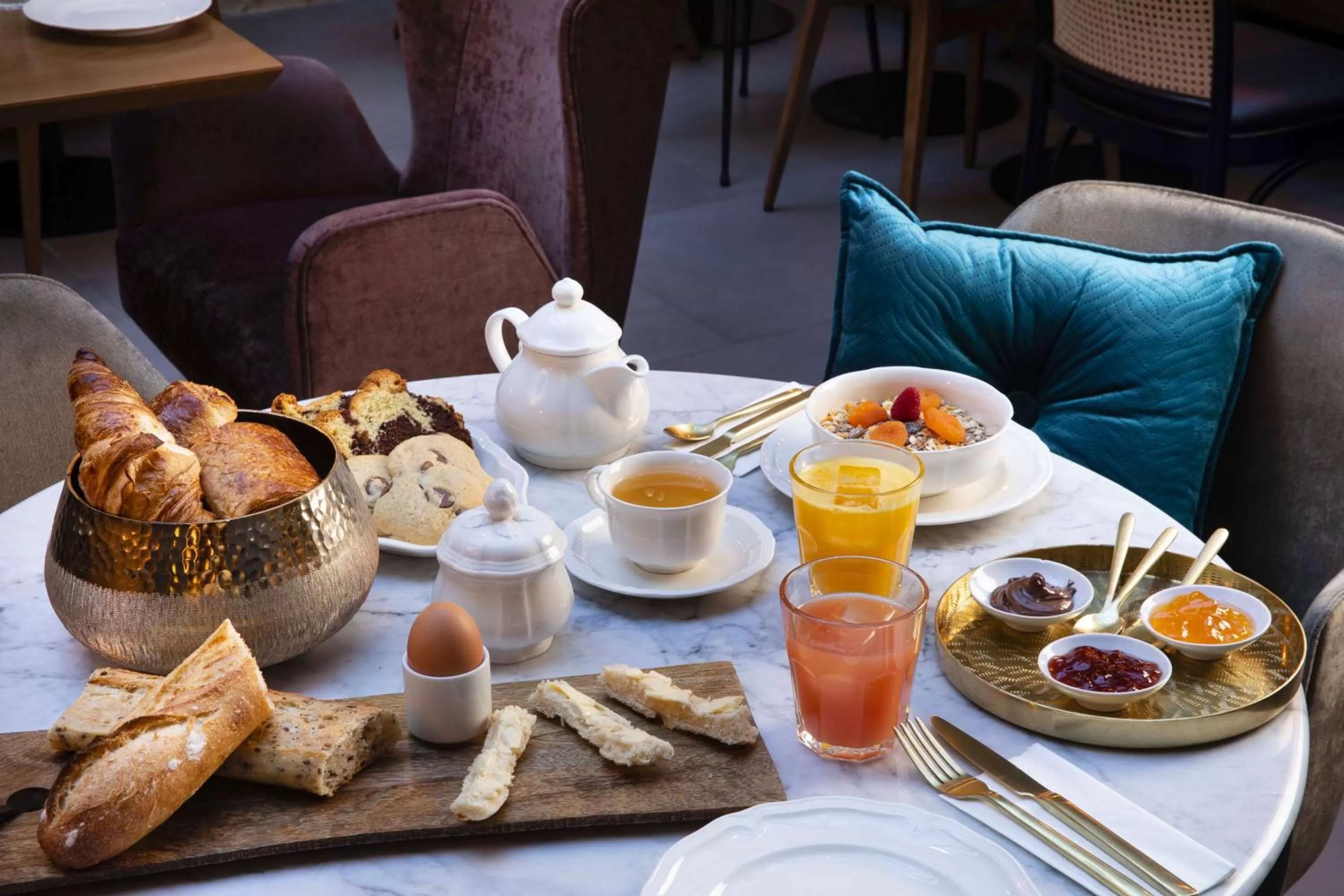 Restaurant/places to eat in Maison 46