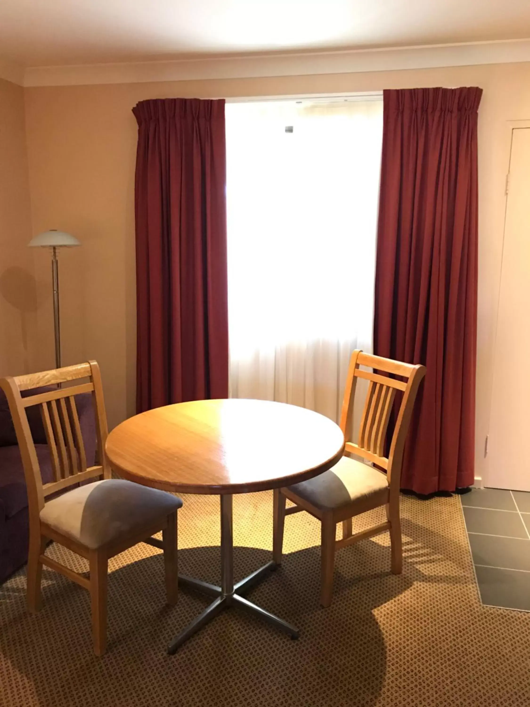 Seating area, Dining Area in Sunseeker Motor Inn