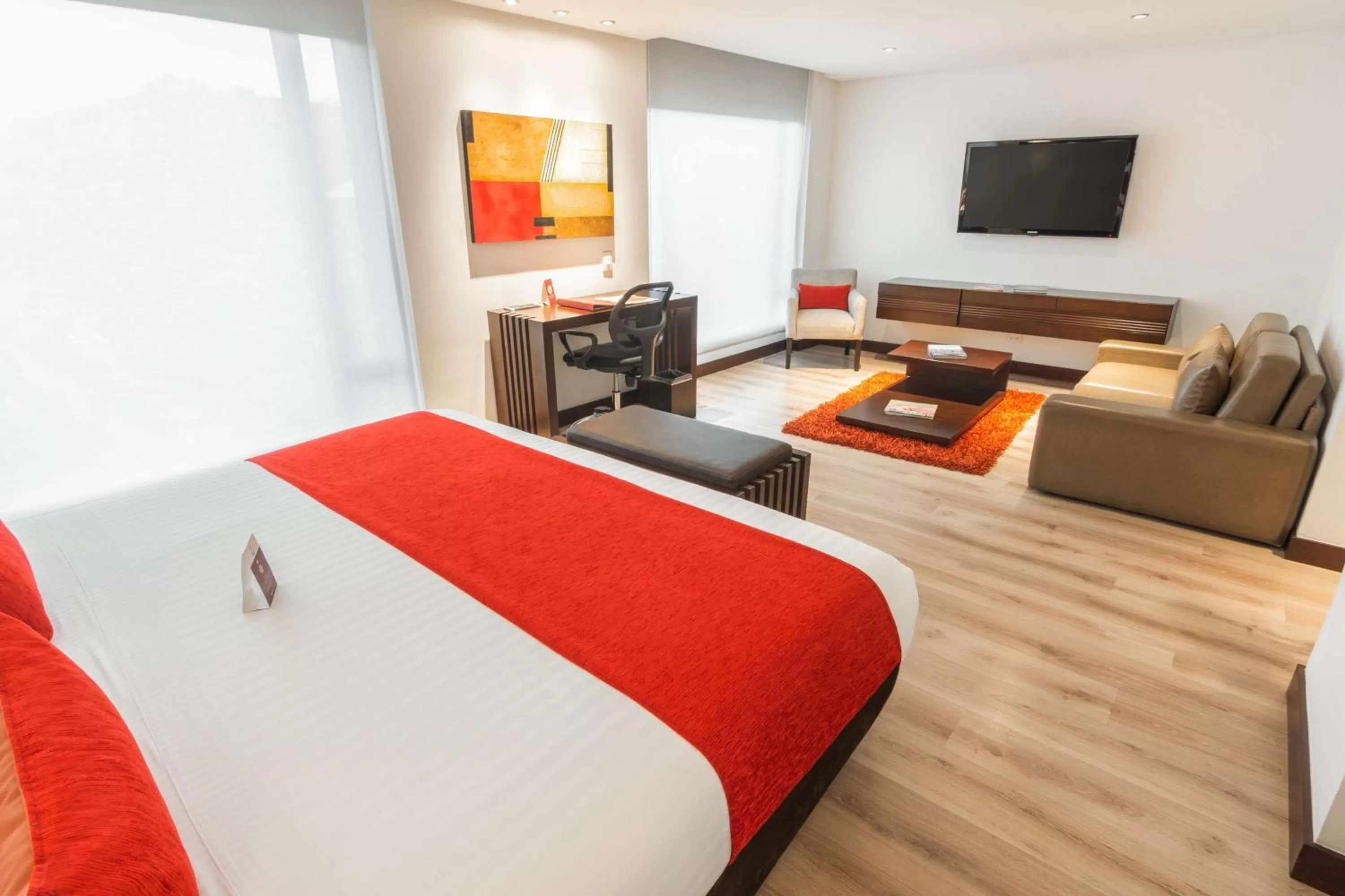 Photo of the whole room, Bed in Best Western Plus 93 Park Hotel