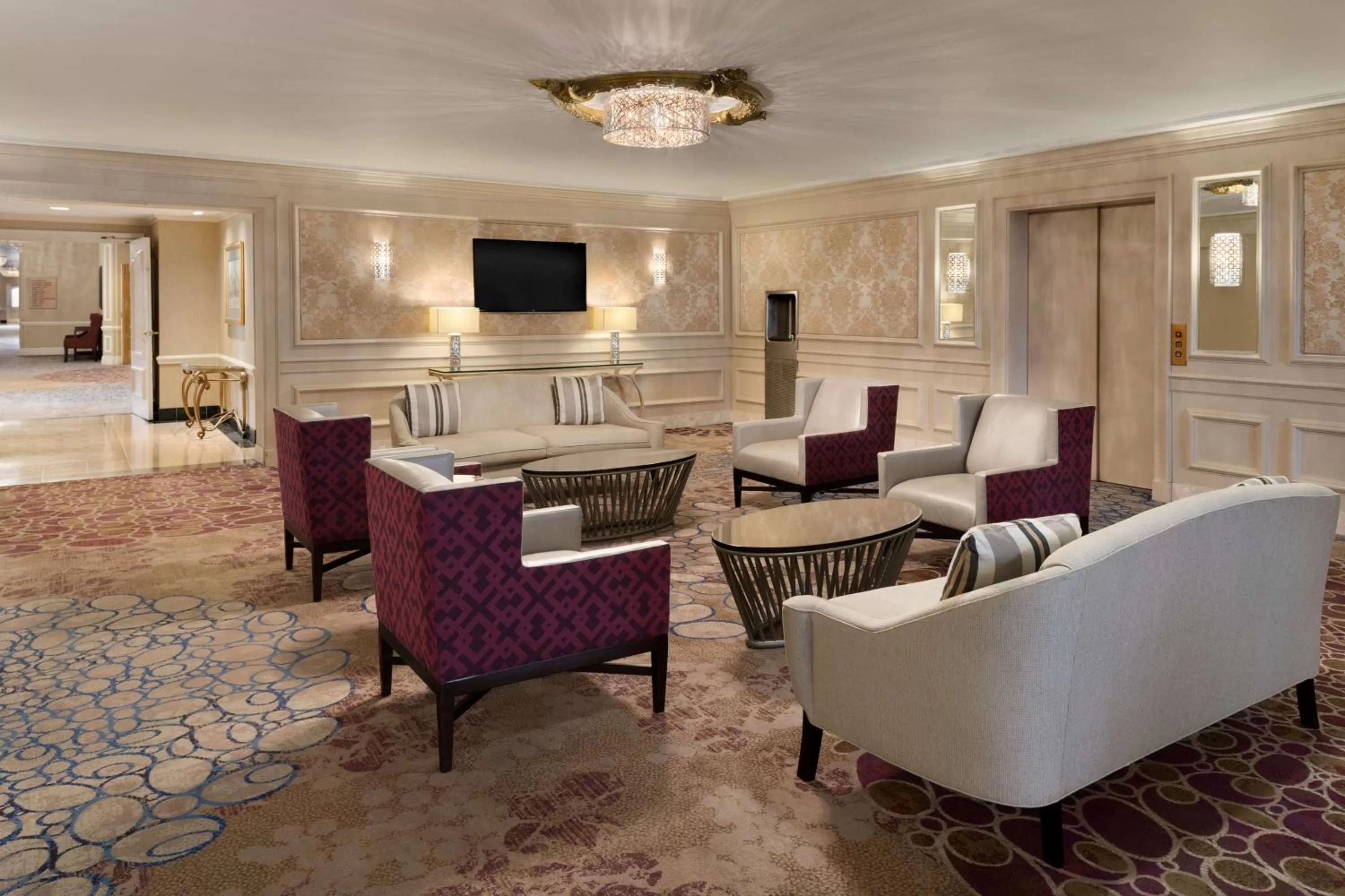 Lobby or reception in Hilton St. Louis Frontenac