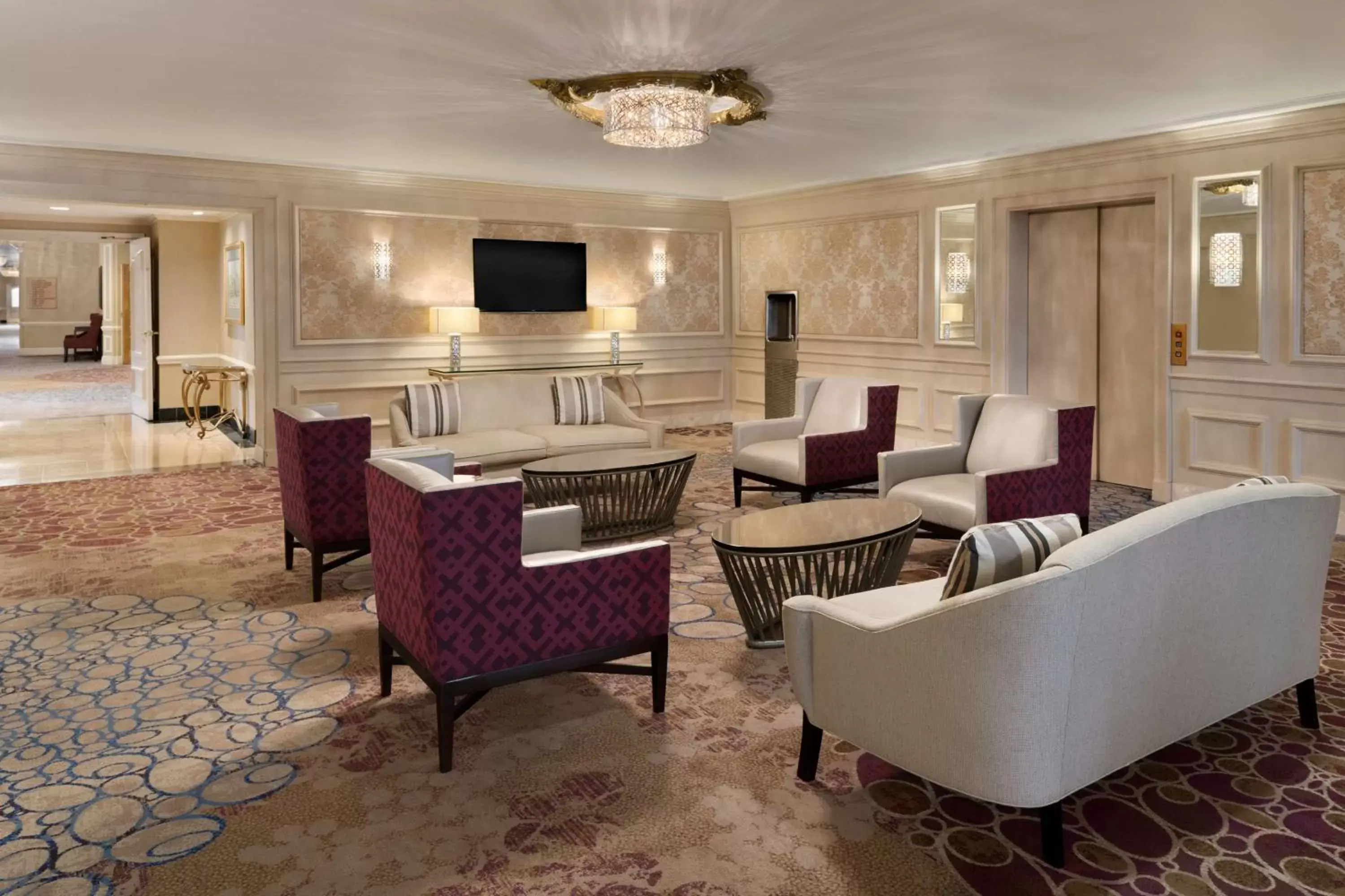 Lobby or reception in Hilton St. Louis Frontenac Lobby or reception in Hilton St. Louis Frontenac