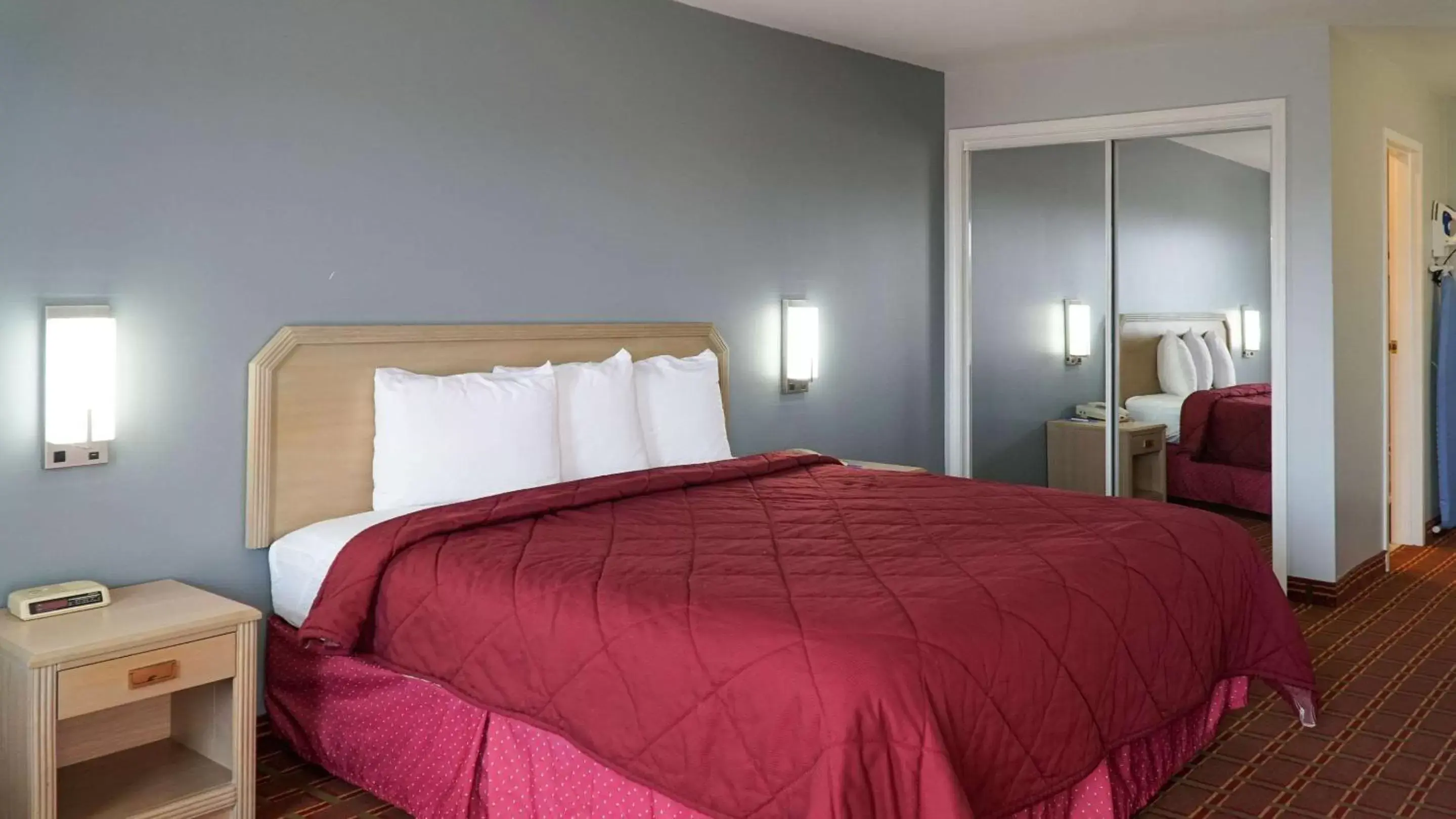 Photo of the whole room, Bed in Rodeway Inn Photo of the whole room, Bed in Rodeway Inn