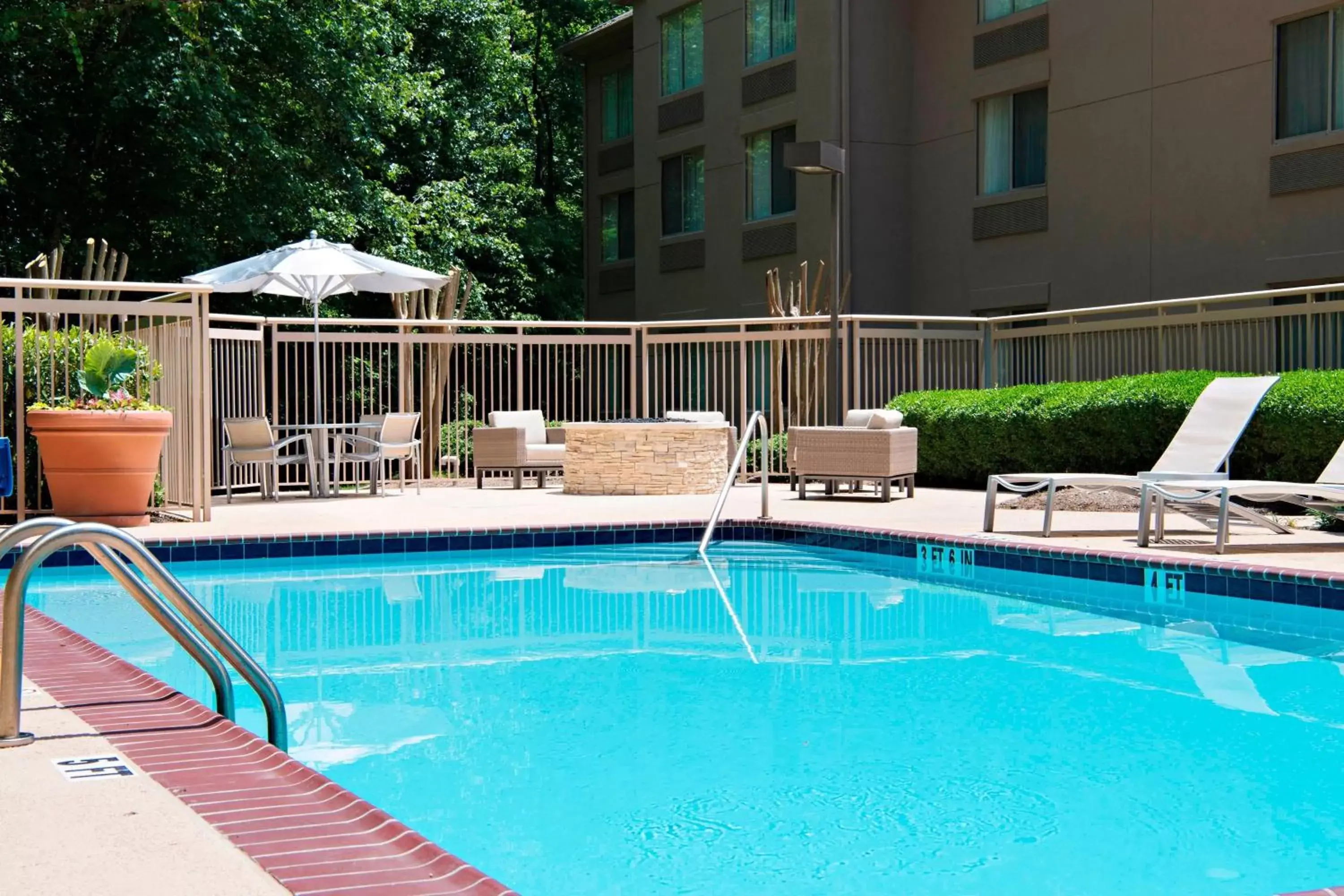 Swimming Pool in SpringHill Suites by Marriott Atlanta Alpharetta