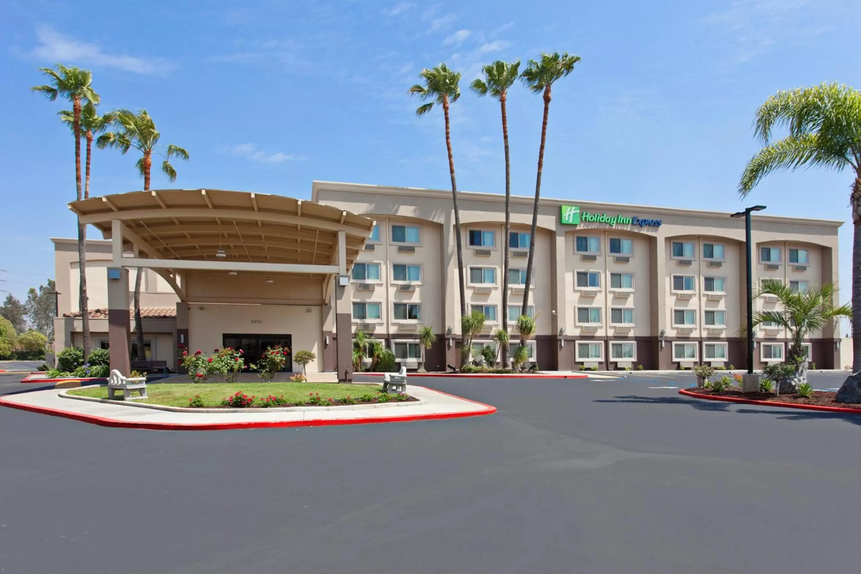 Property building in Holiday Inn Express San Bernardino Colton by IHG Property building in Holiday Inn Express San Bernardino Colton by IHG