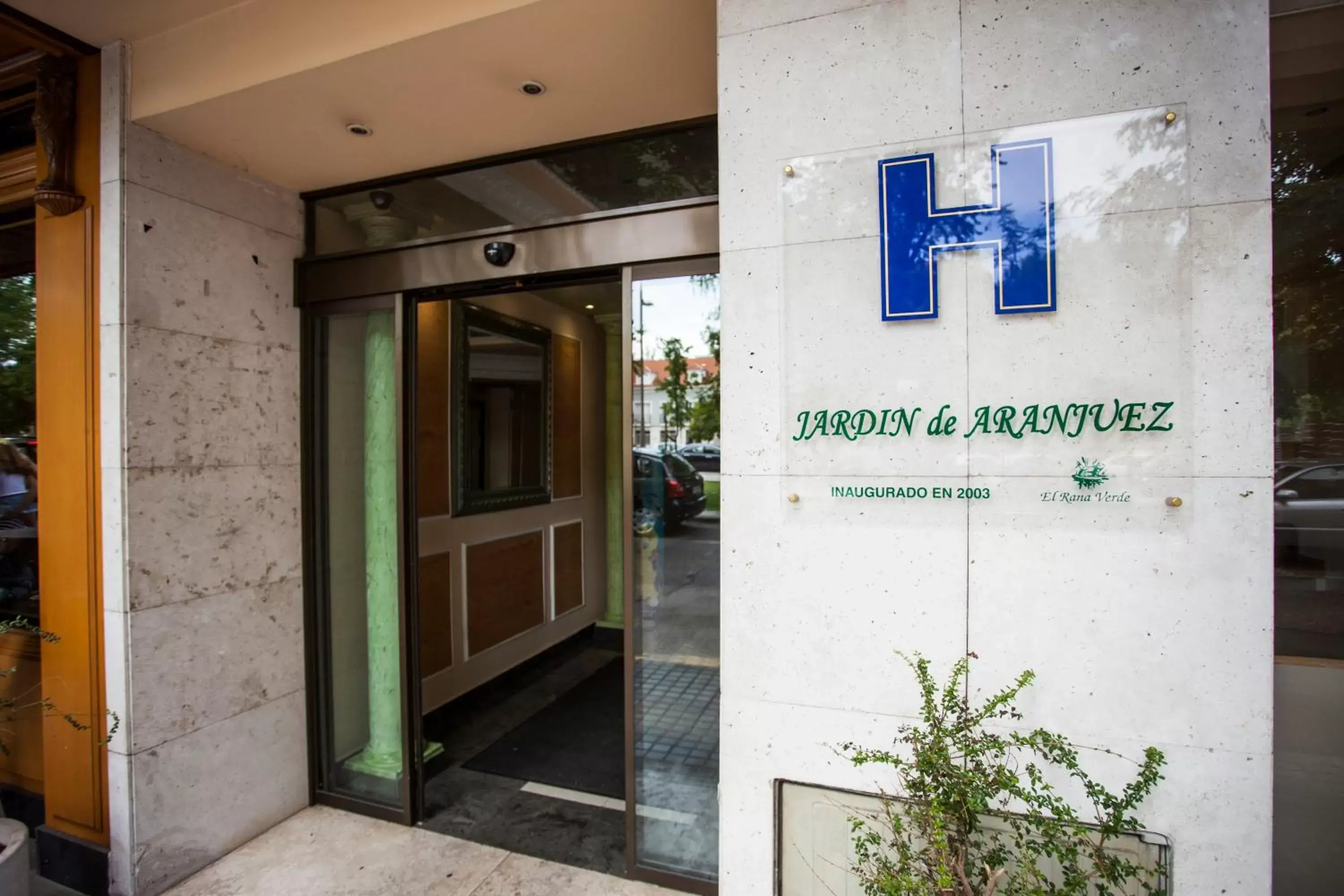 Facade/entrance in Hotel Jardín de Aranjuez