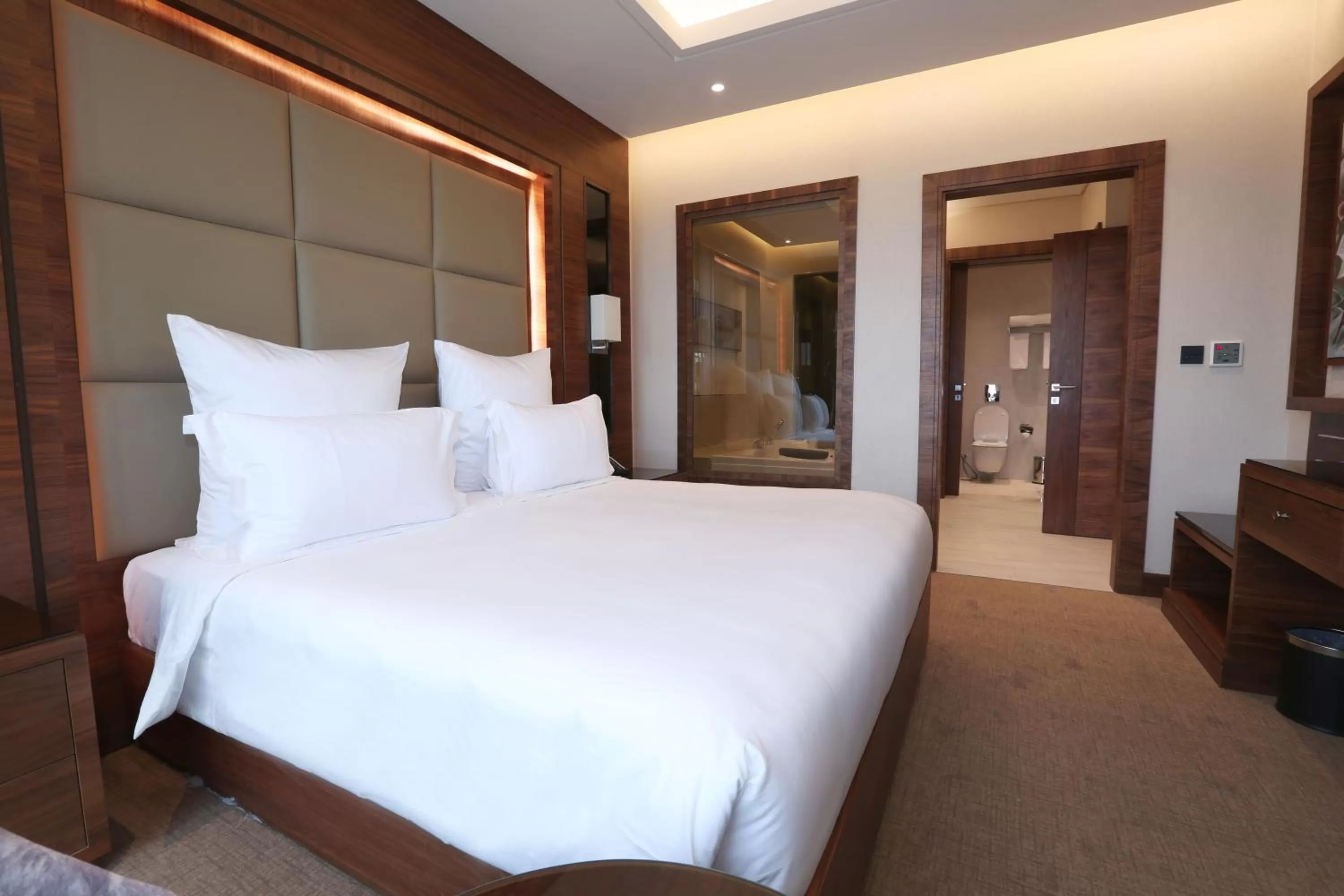 Property building, Bed in Weekend Hotel Sari