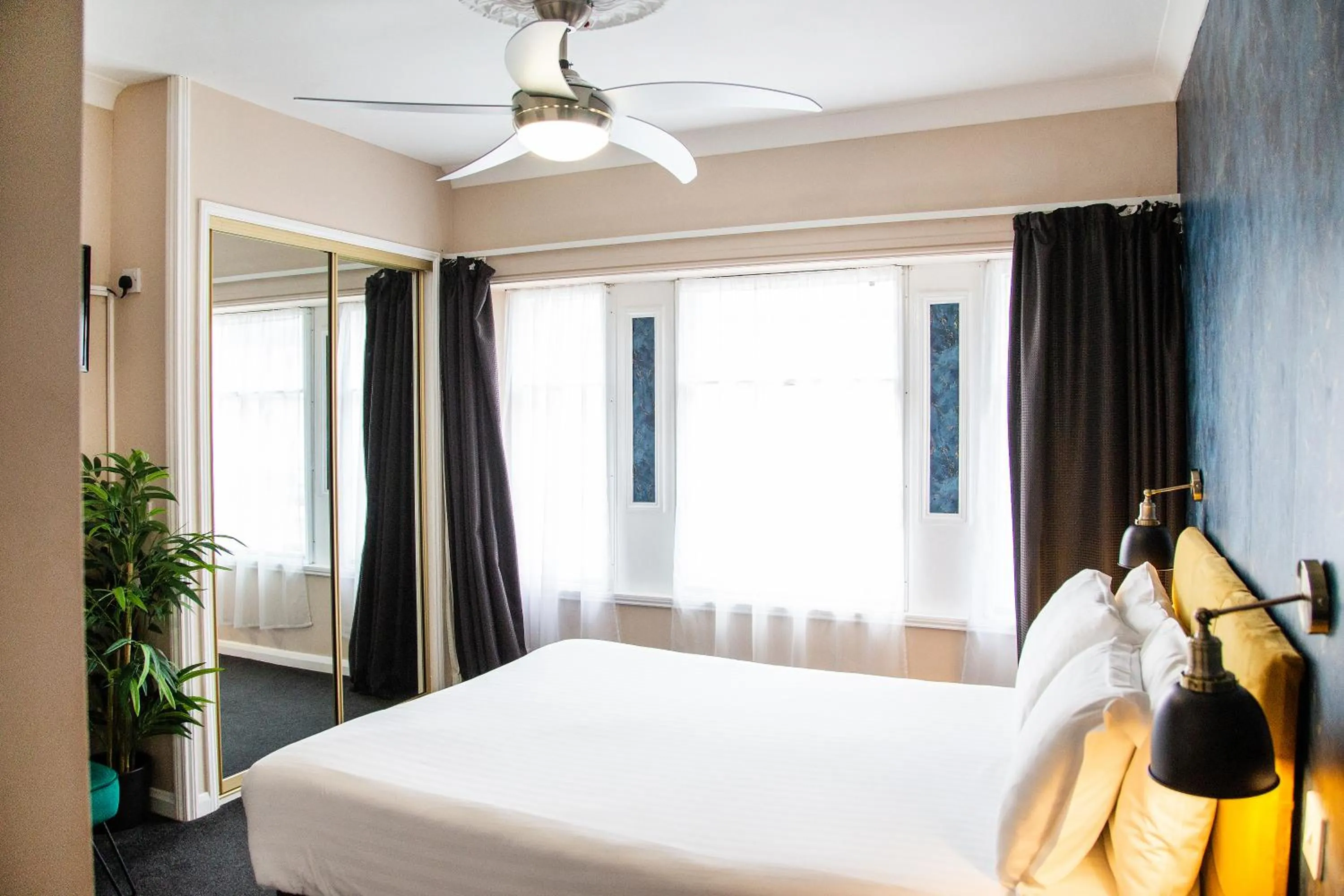 Superior Double Room with Private Bathroom in The Montana