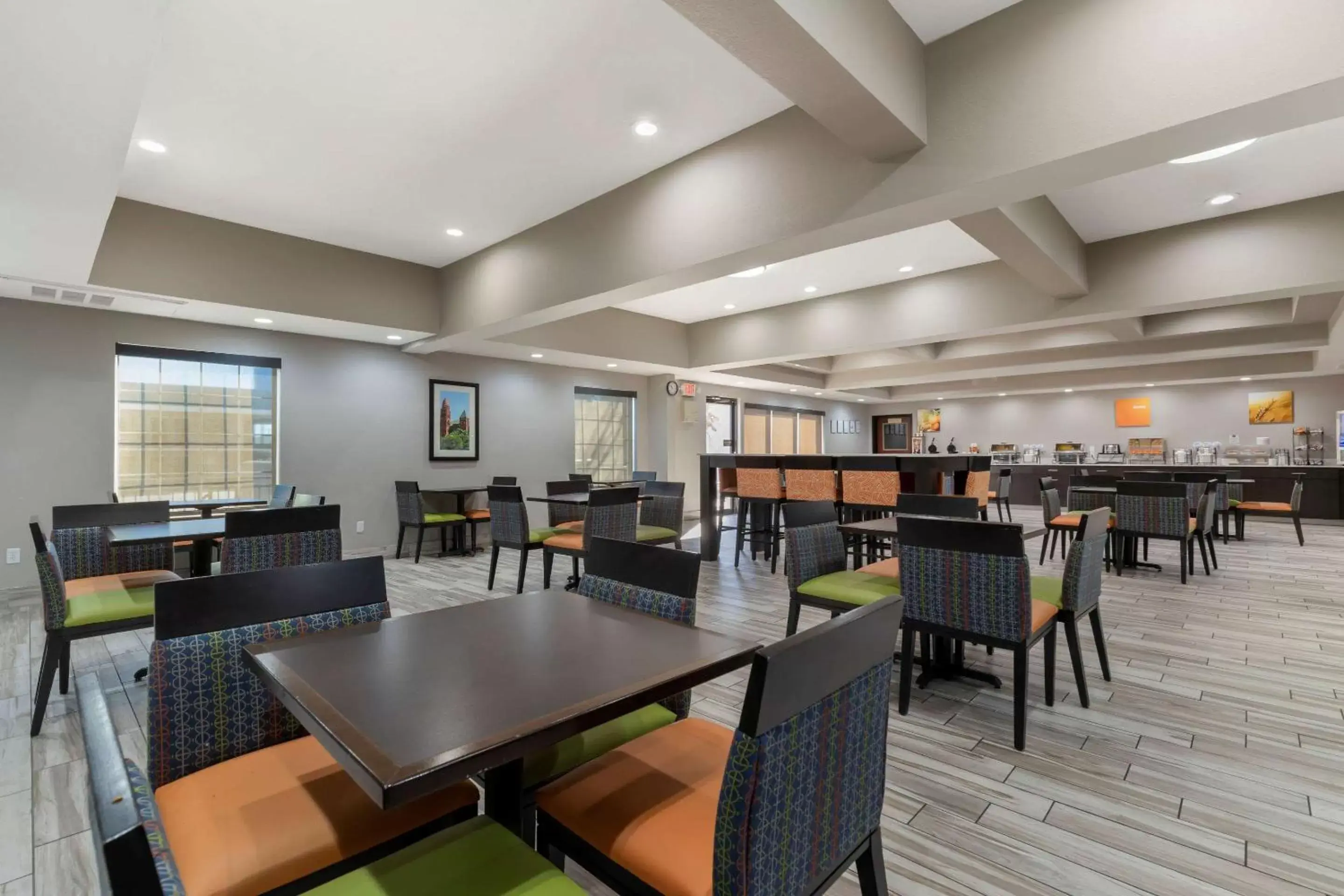 Breakfast, Restaurant/Places to Eat in Comfort Inn & Suites Near Medical Center