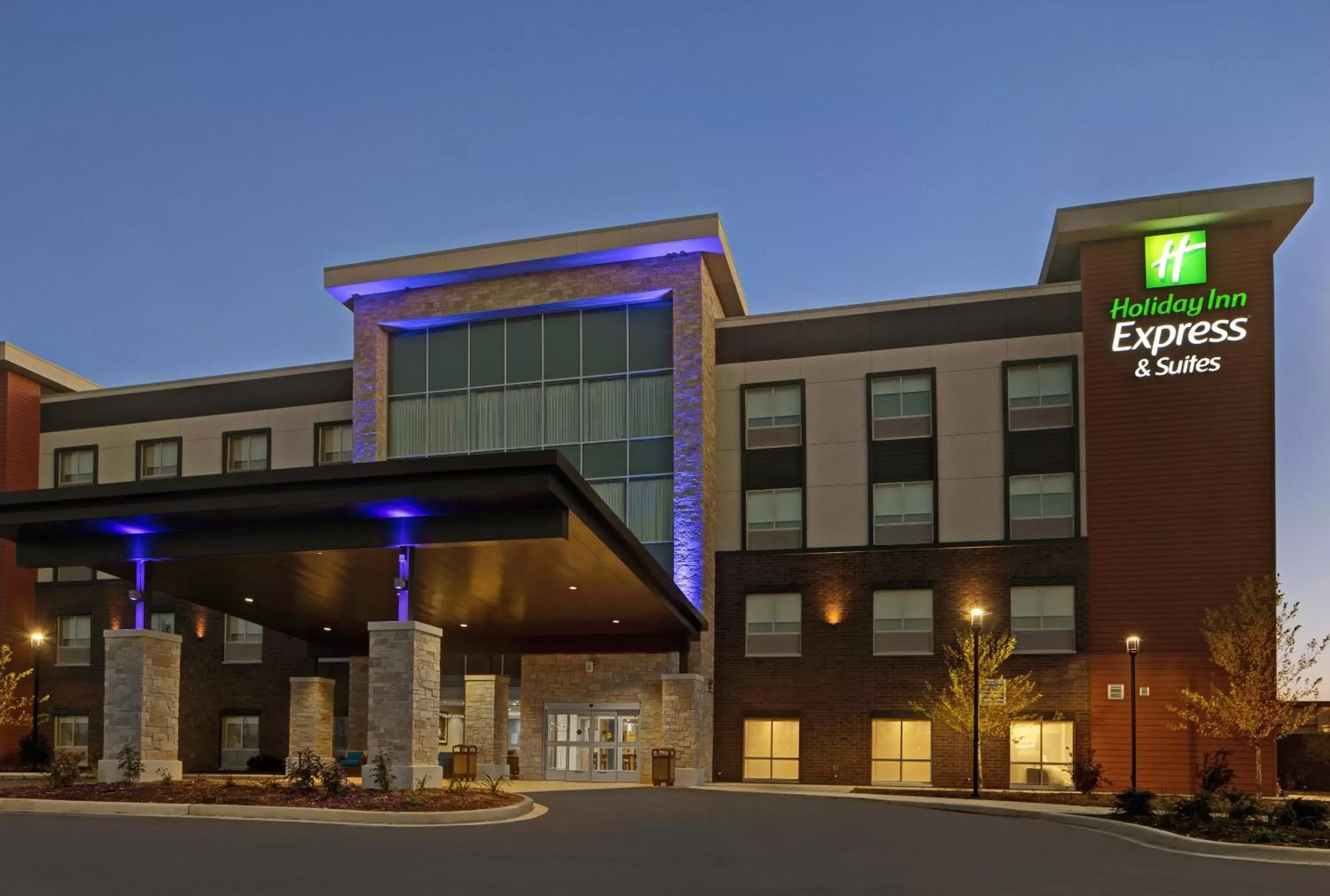 Property Building in Holiday Inn Express & Suites - Milwaukee - Brookfield, an IHG Hotel