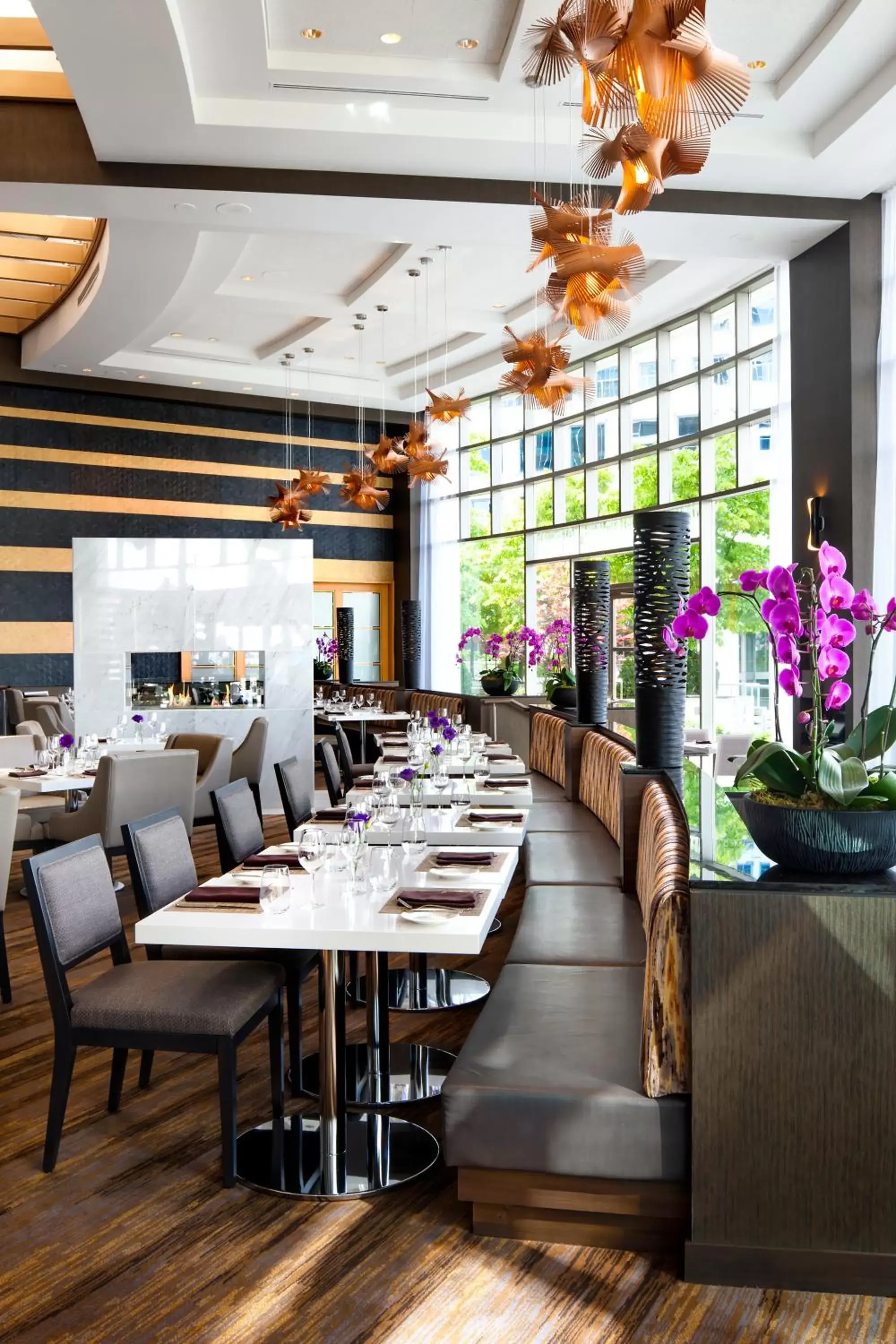 Restaurant/Places to Eat in Fairmont Waterfront