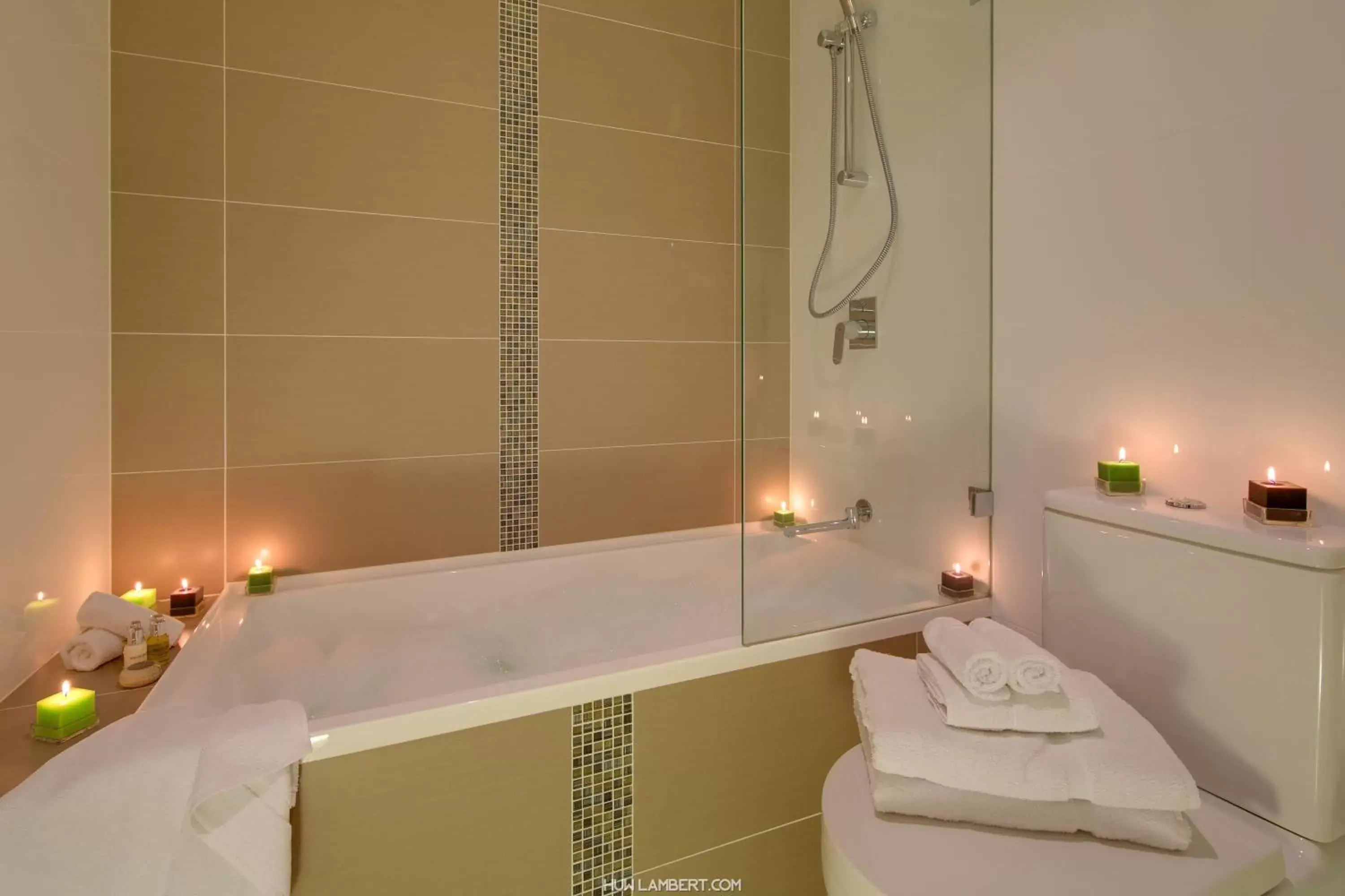 Bathroom in Zara Tower – Luxury Suites and Apartments