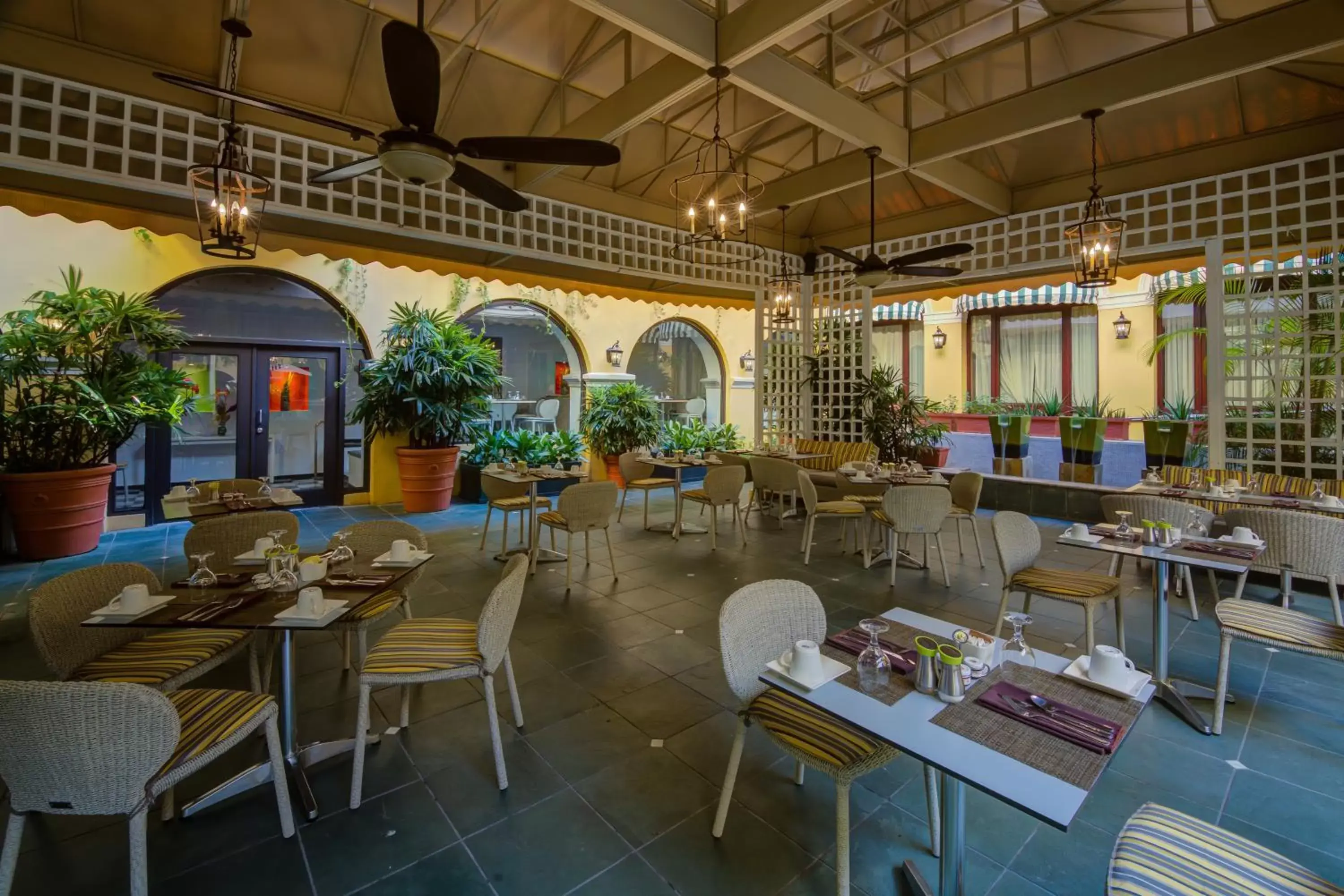 Patio, Restaurant/Places to Eat in Hotel El Convento