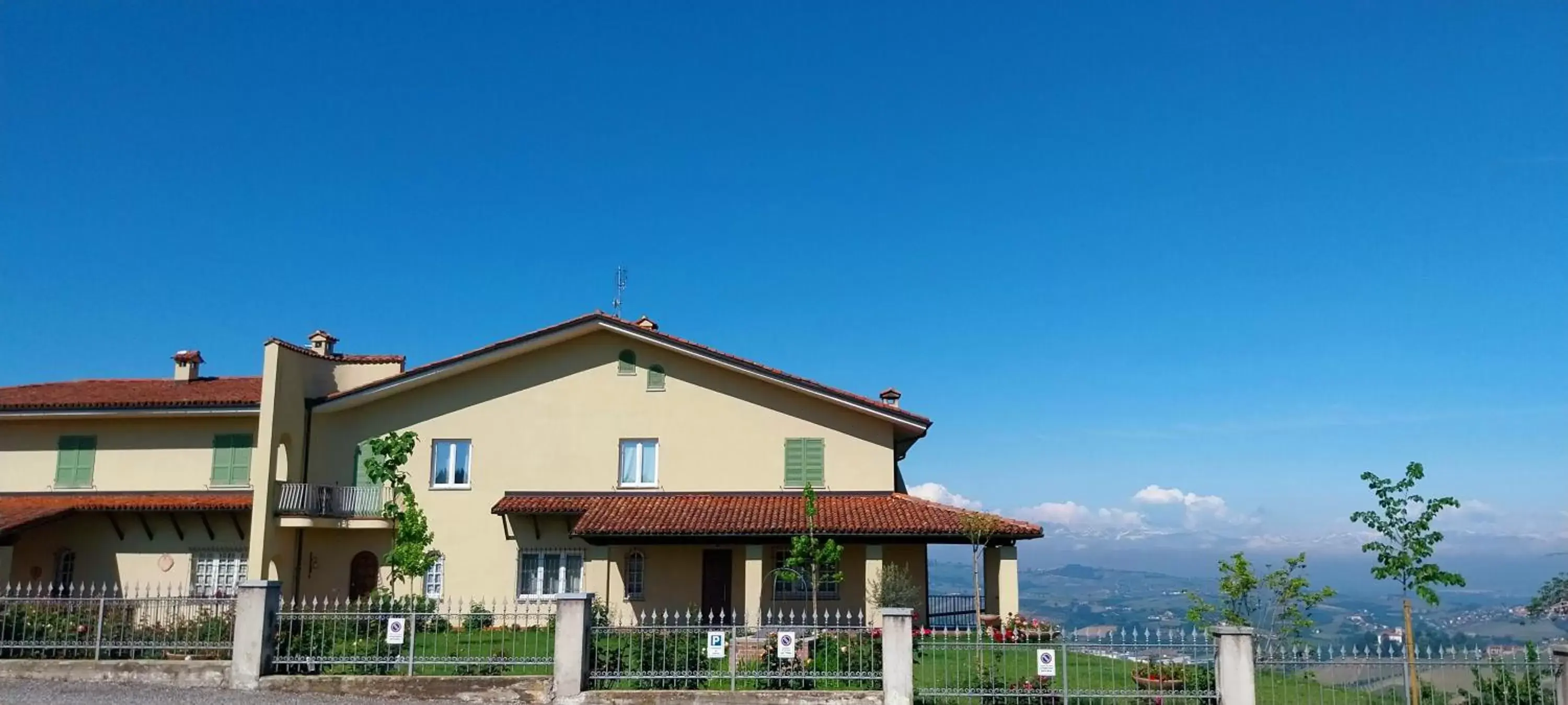 Property Building in Villa Bellavista Alba, B&B