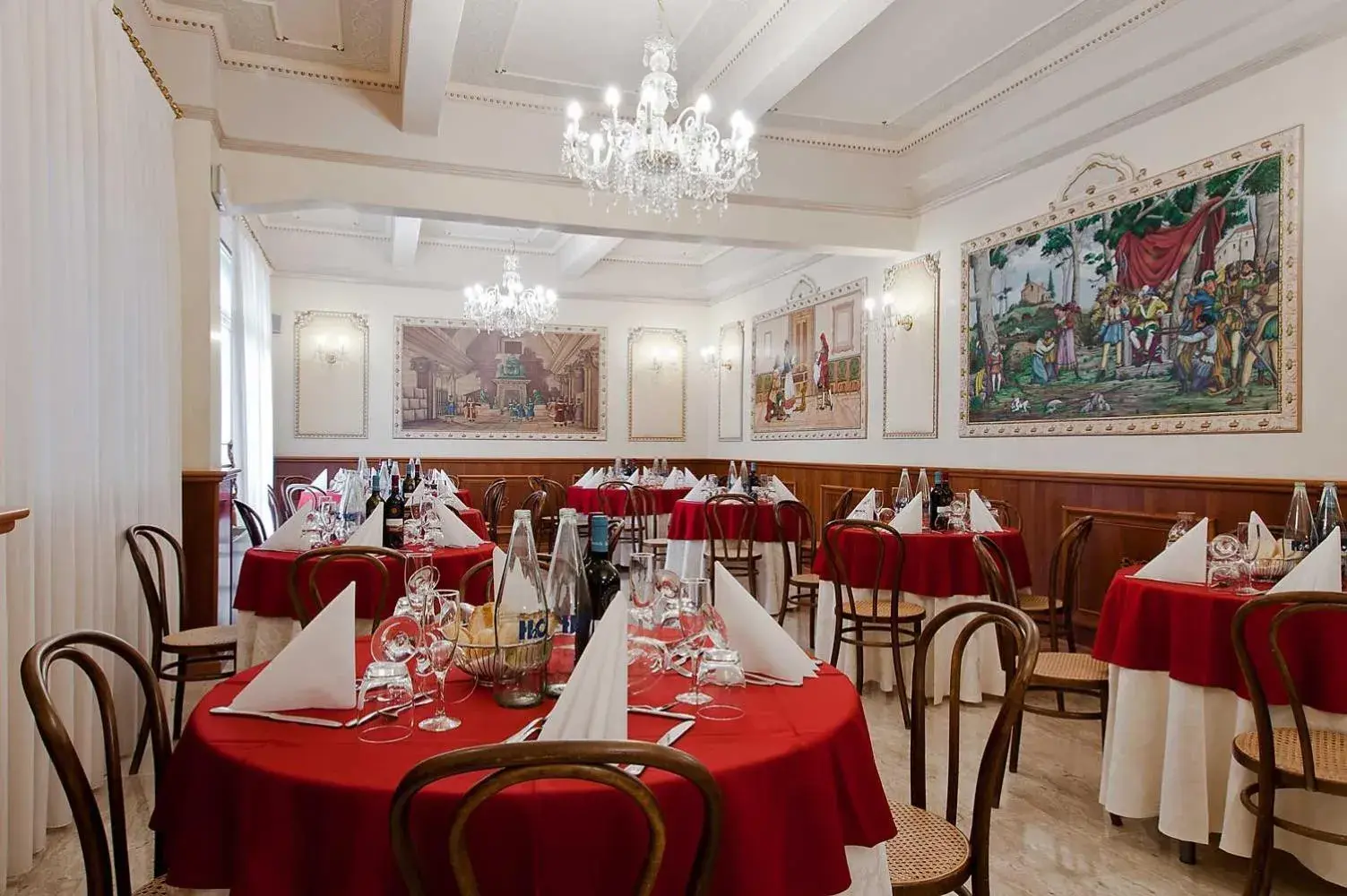 Restaurant/Places to Eat in Hotel Des Bains