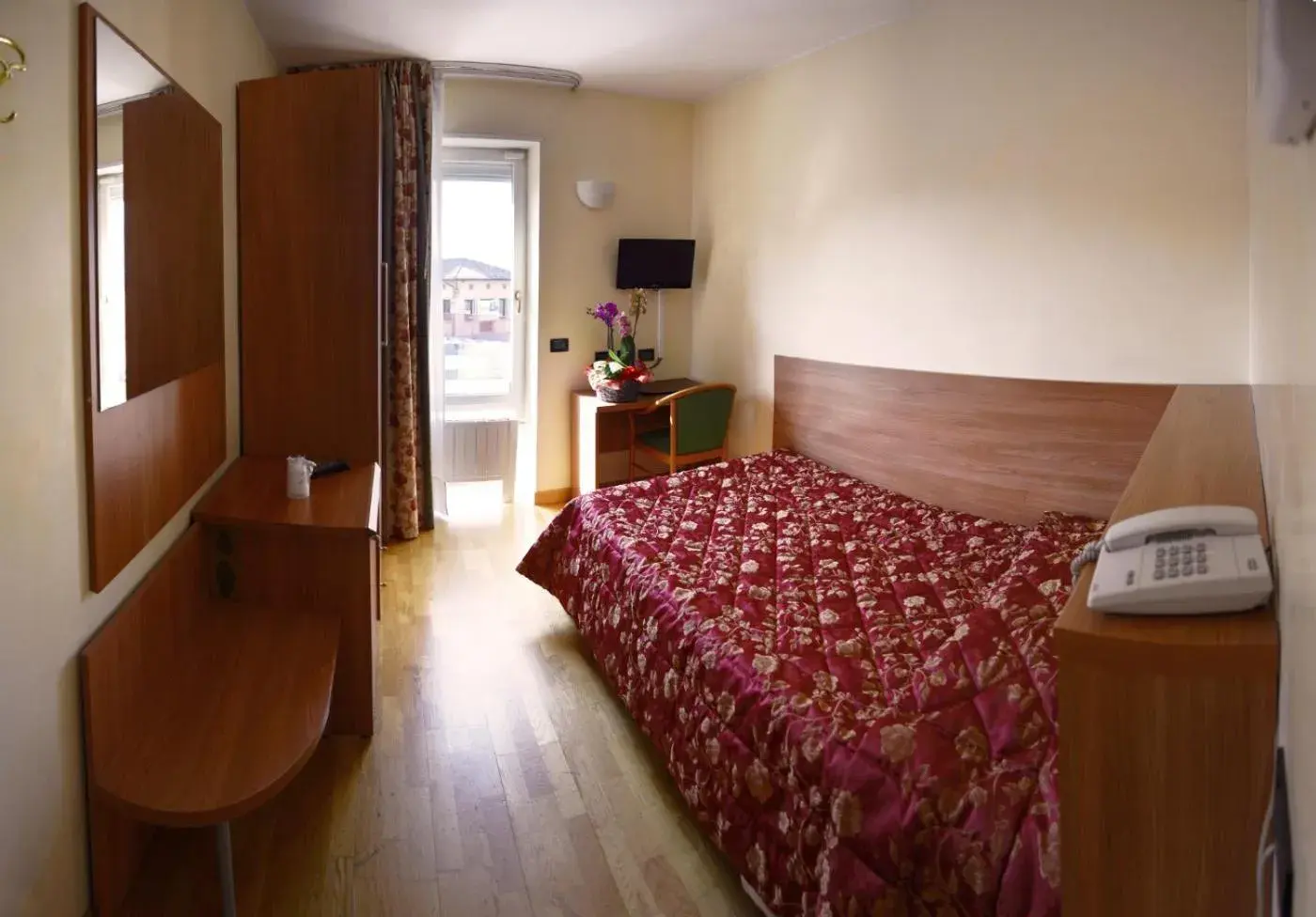 Bedroom, Bed in Hotel Brennero