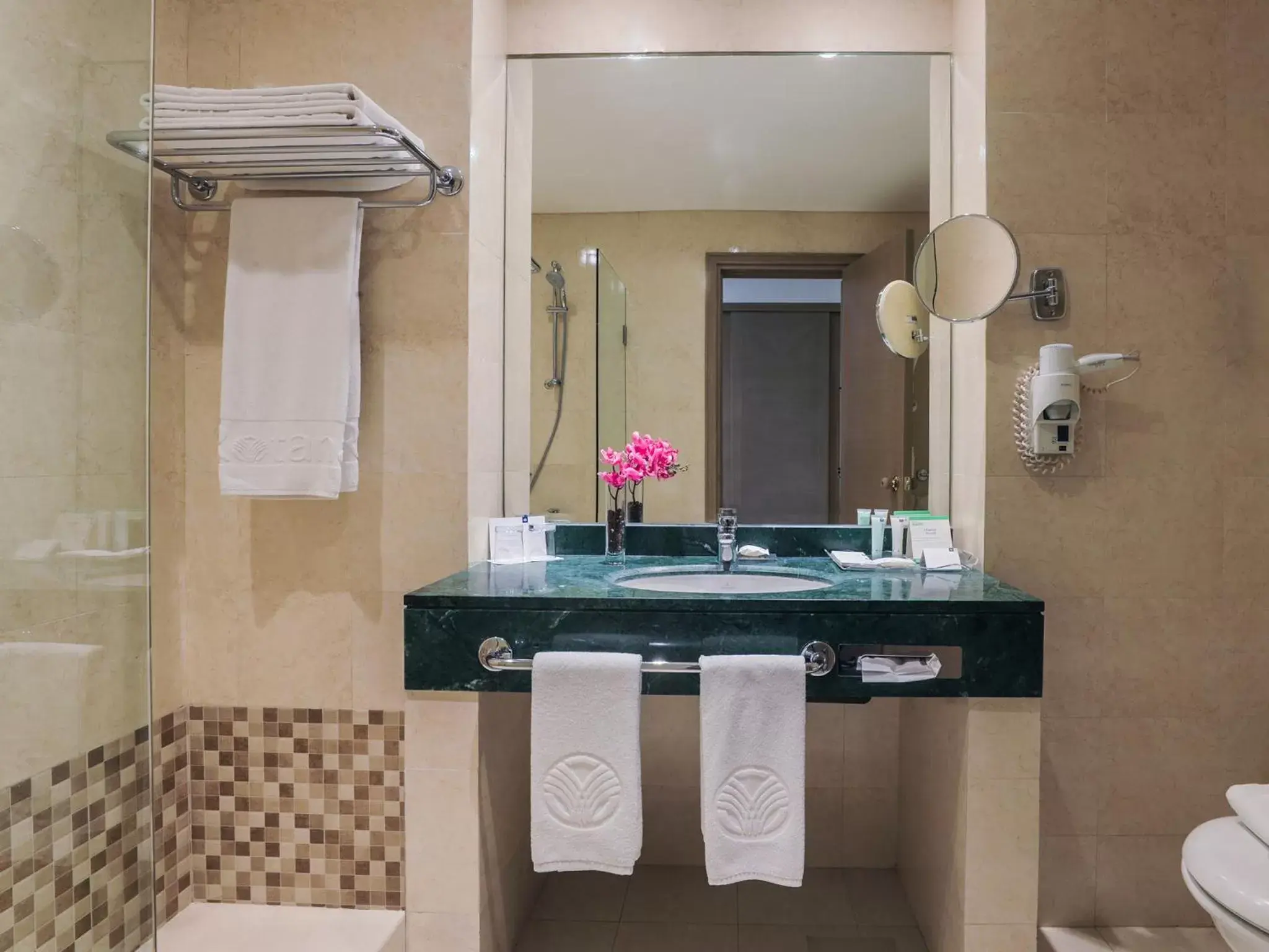 Bathroom in Gefinor Rotana – Beirut