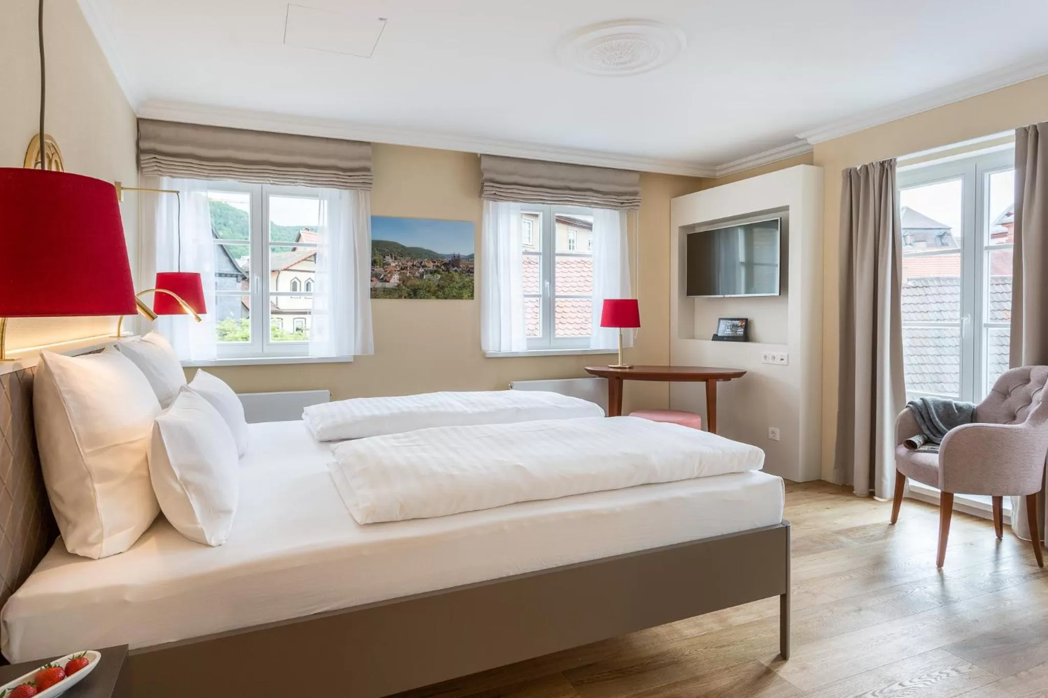 Bed in EMICH´S Hotel