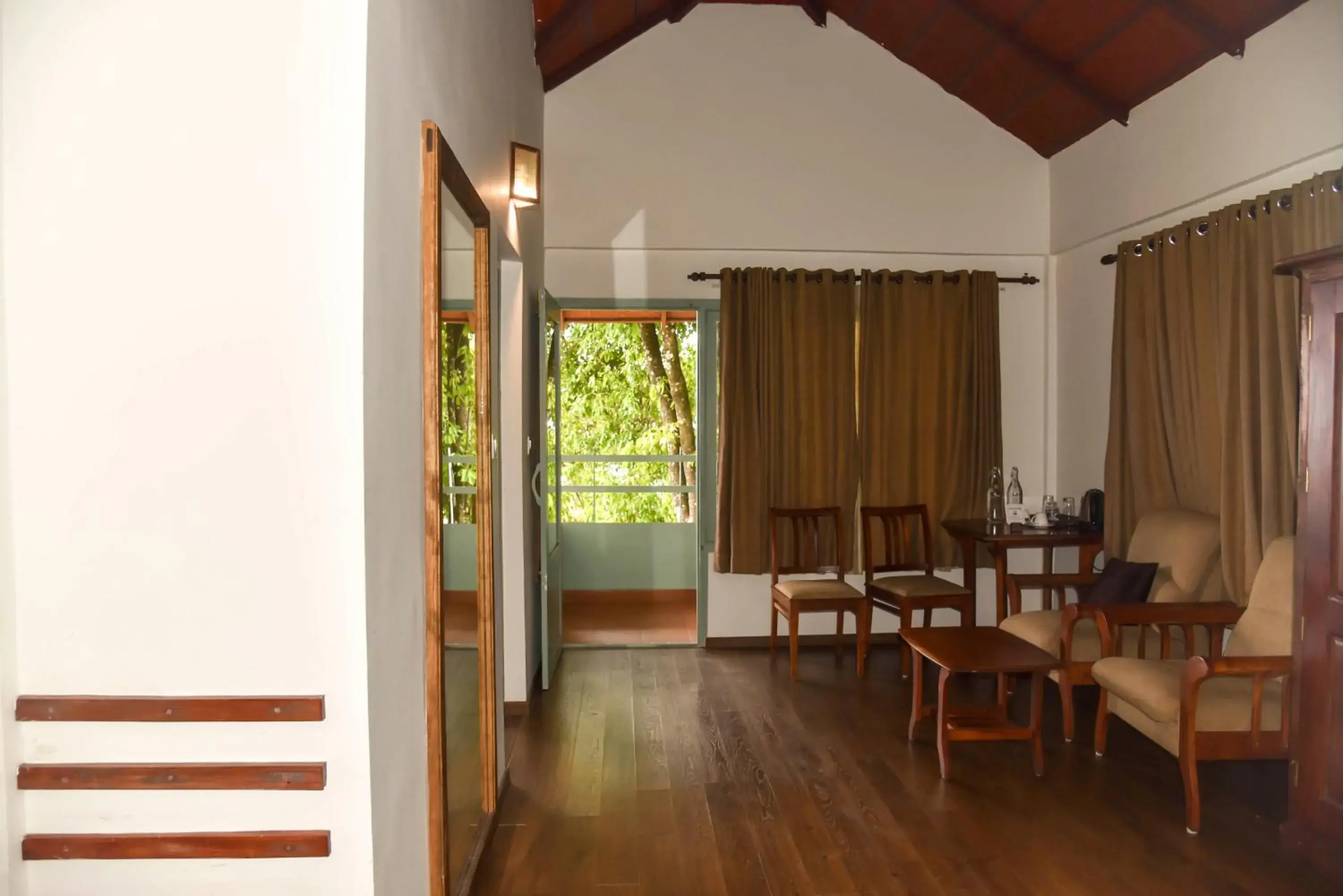 Dining Area in Blackberry Hills Retreat And Spa