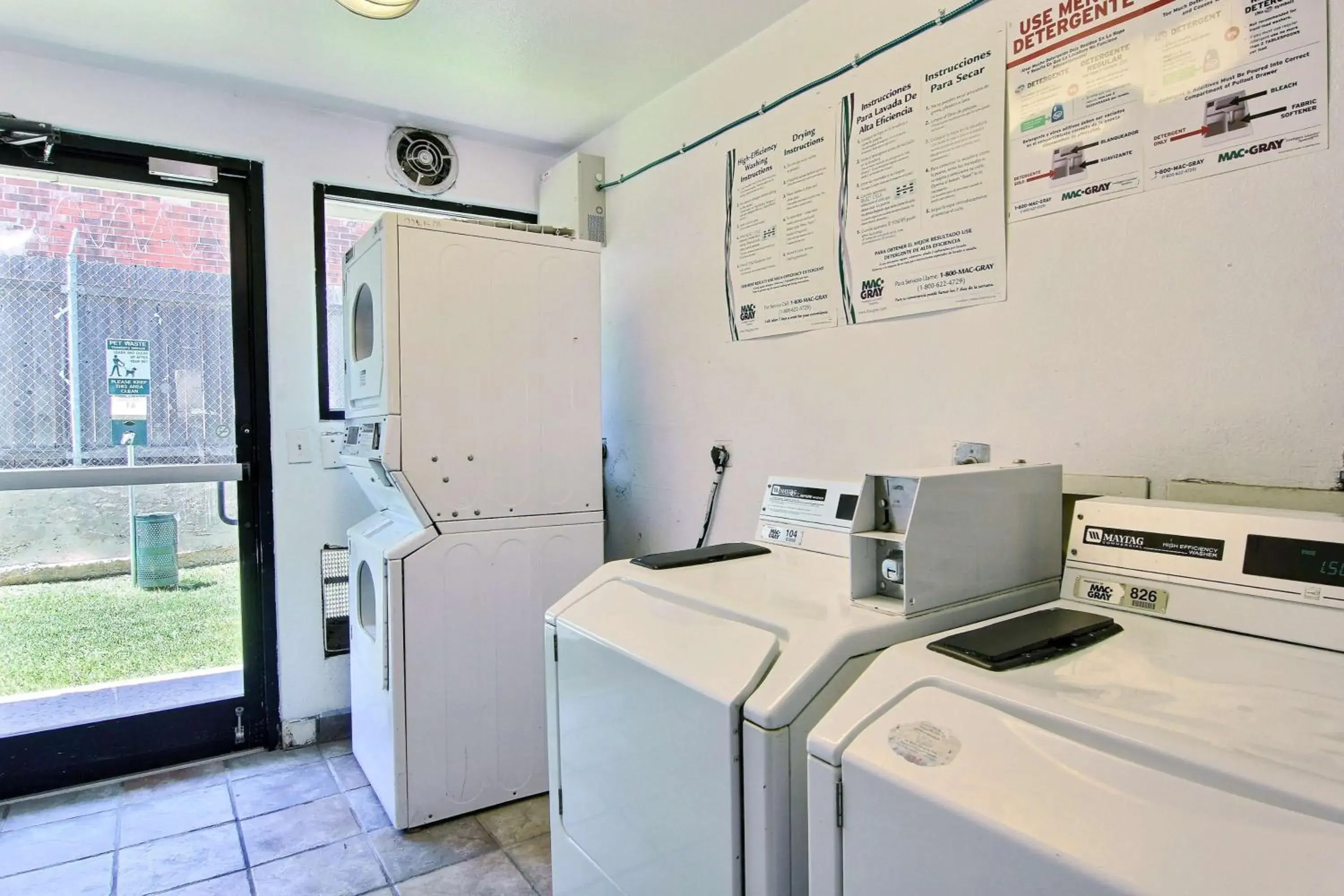 laundry, Kitchen/Kitchenette in Motel 6-Austin, TX