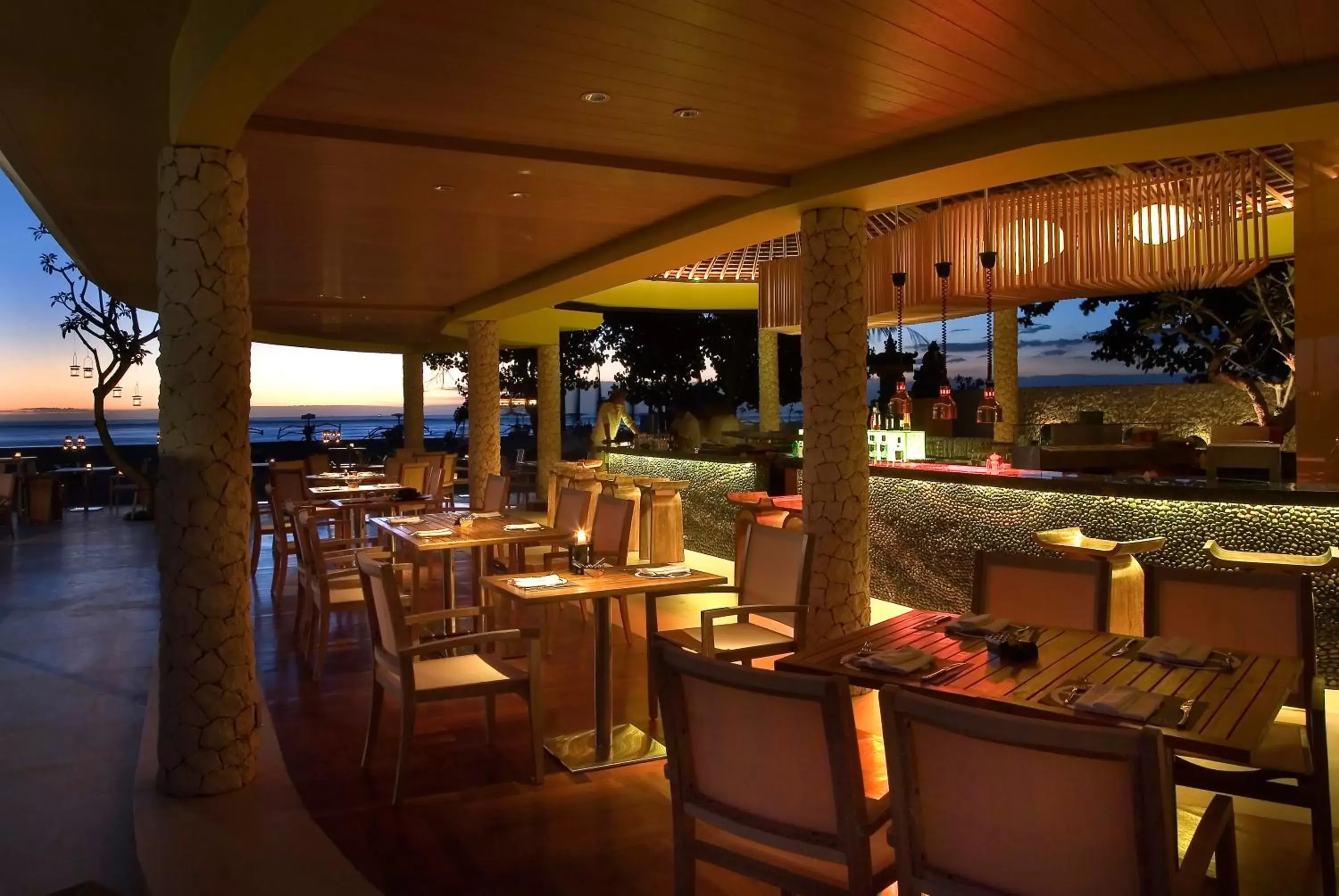 Lounge or bar, Restaurant/Places to Eat in Holiday Inn Resort Baruna Bali, an IHG Hotel - CHSE Certified