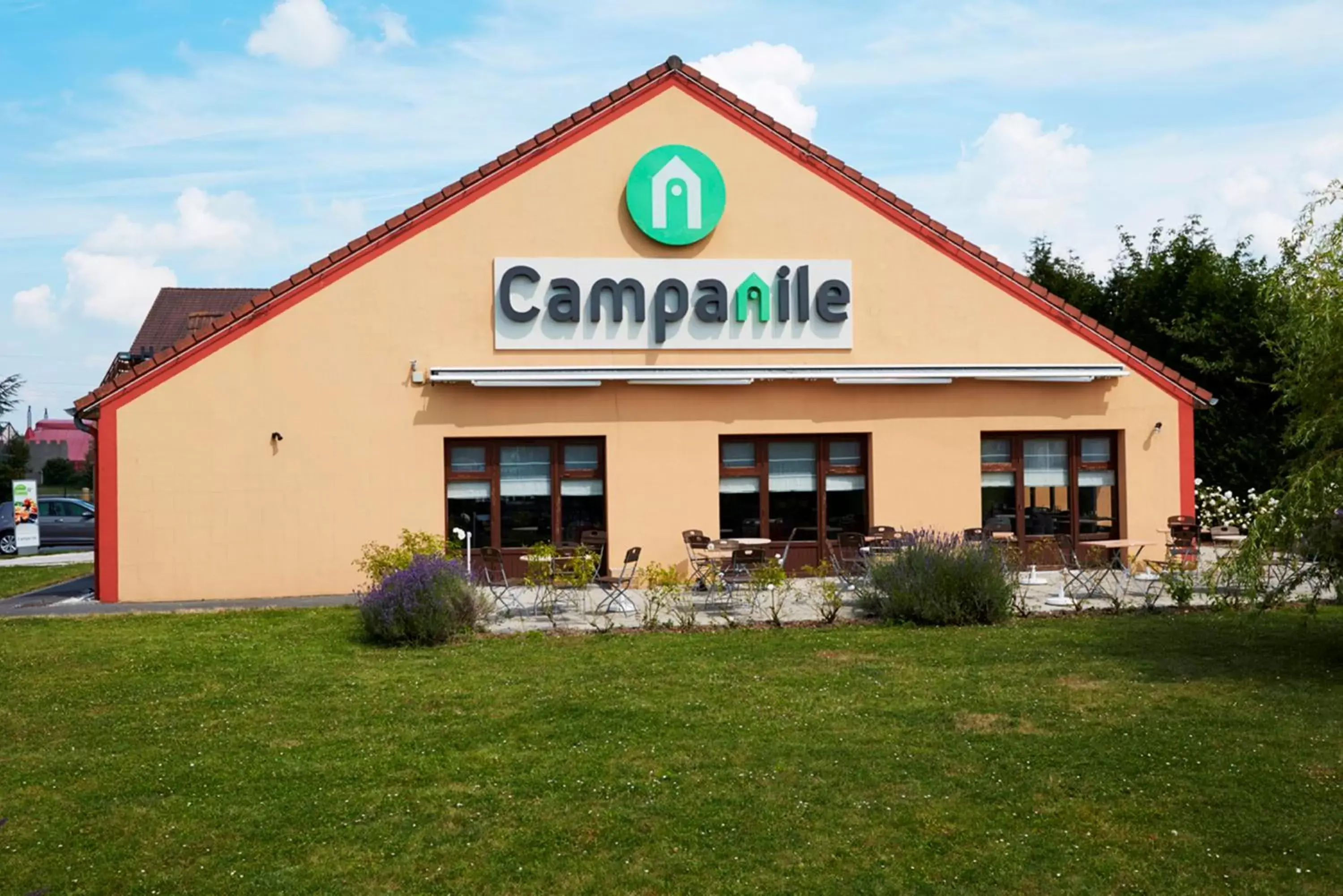 Facade/entrance in Campanile Lille - Lomme Facade/entrance in Campanile Lille - Lomme