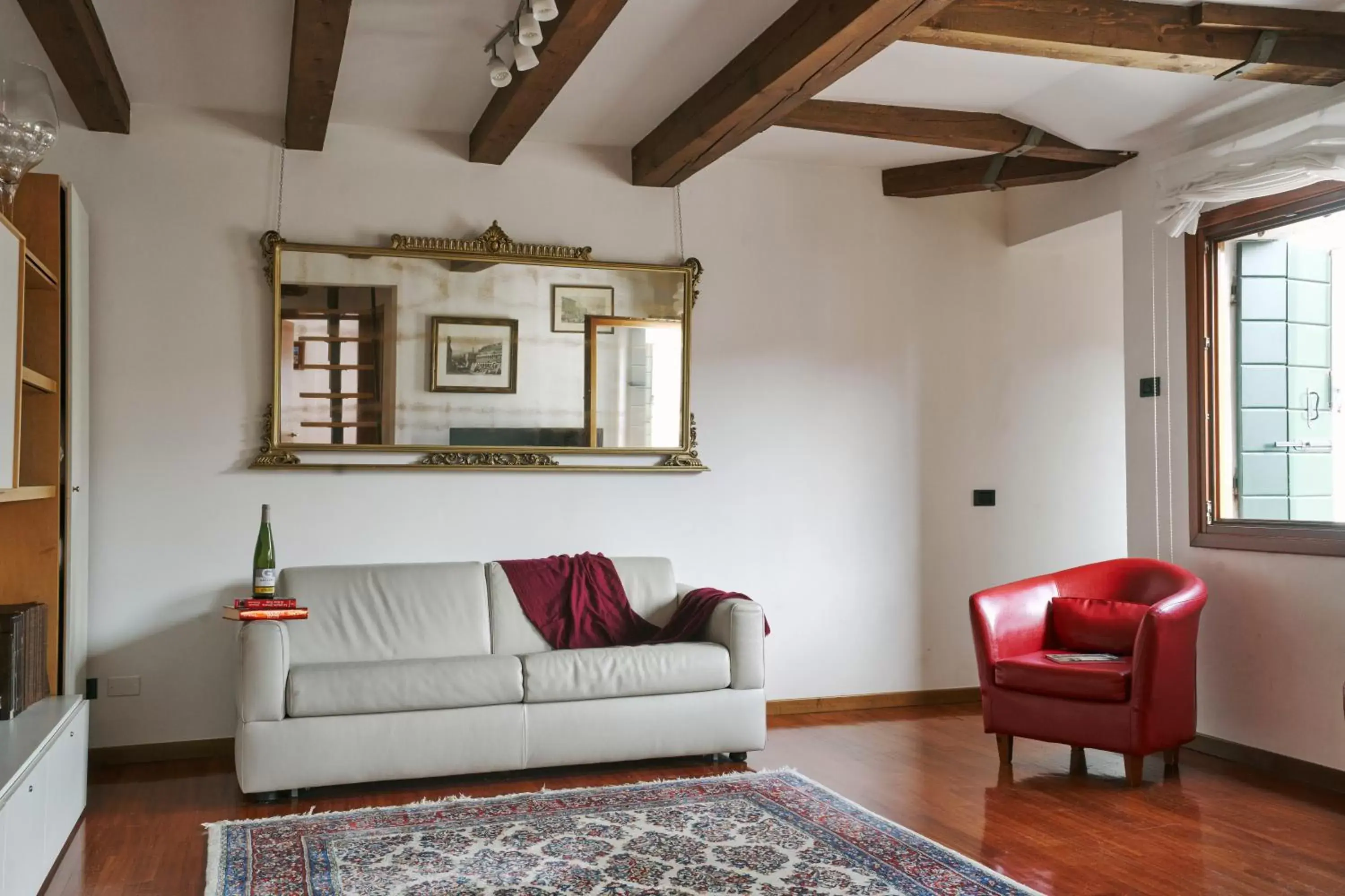 Deluxe Apartment in Palazzo San Luca