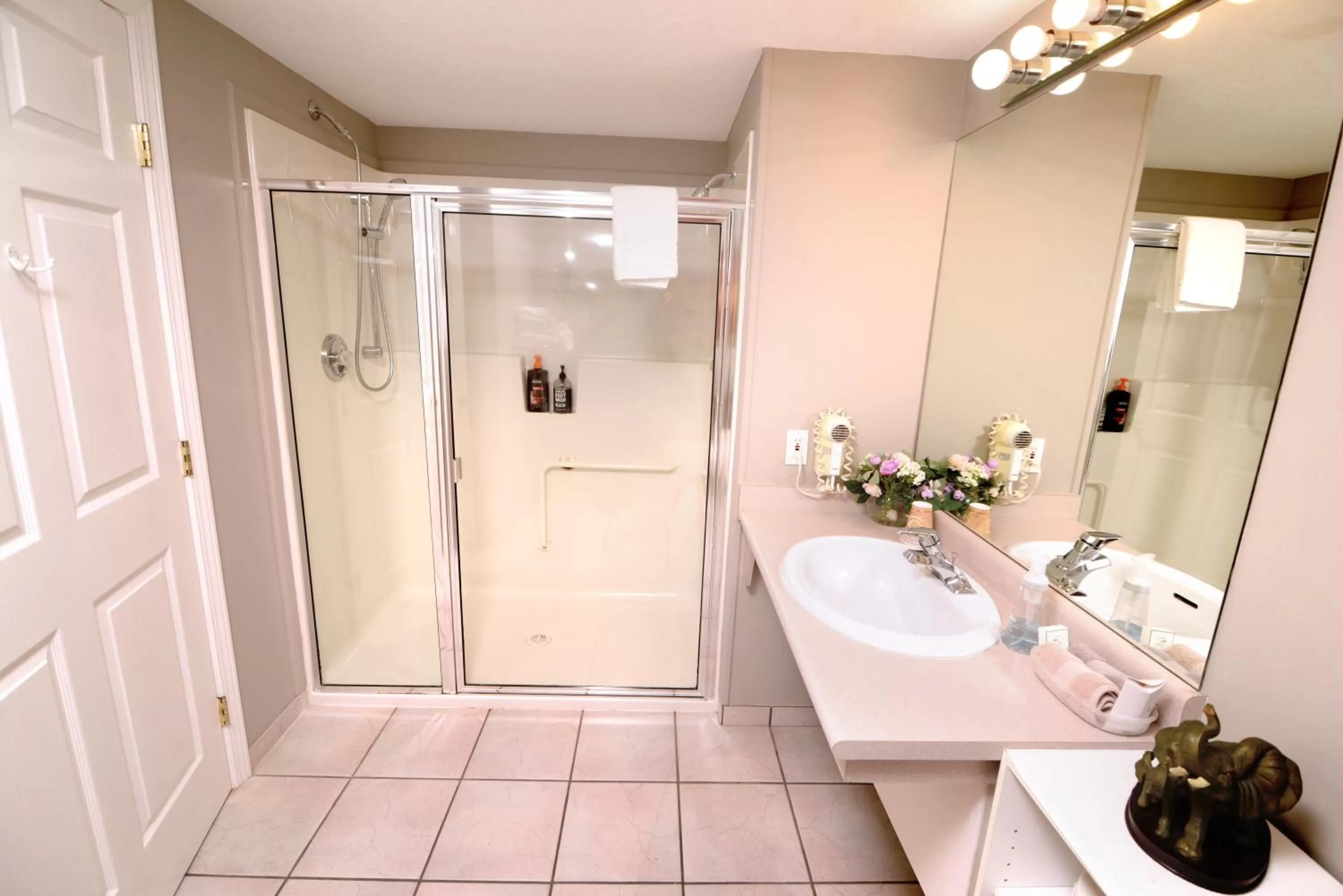 Bathroom in Casa Grande Inn