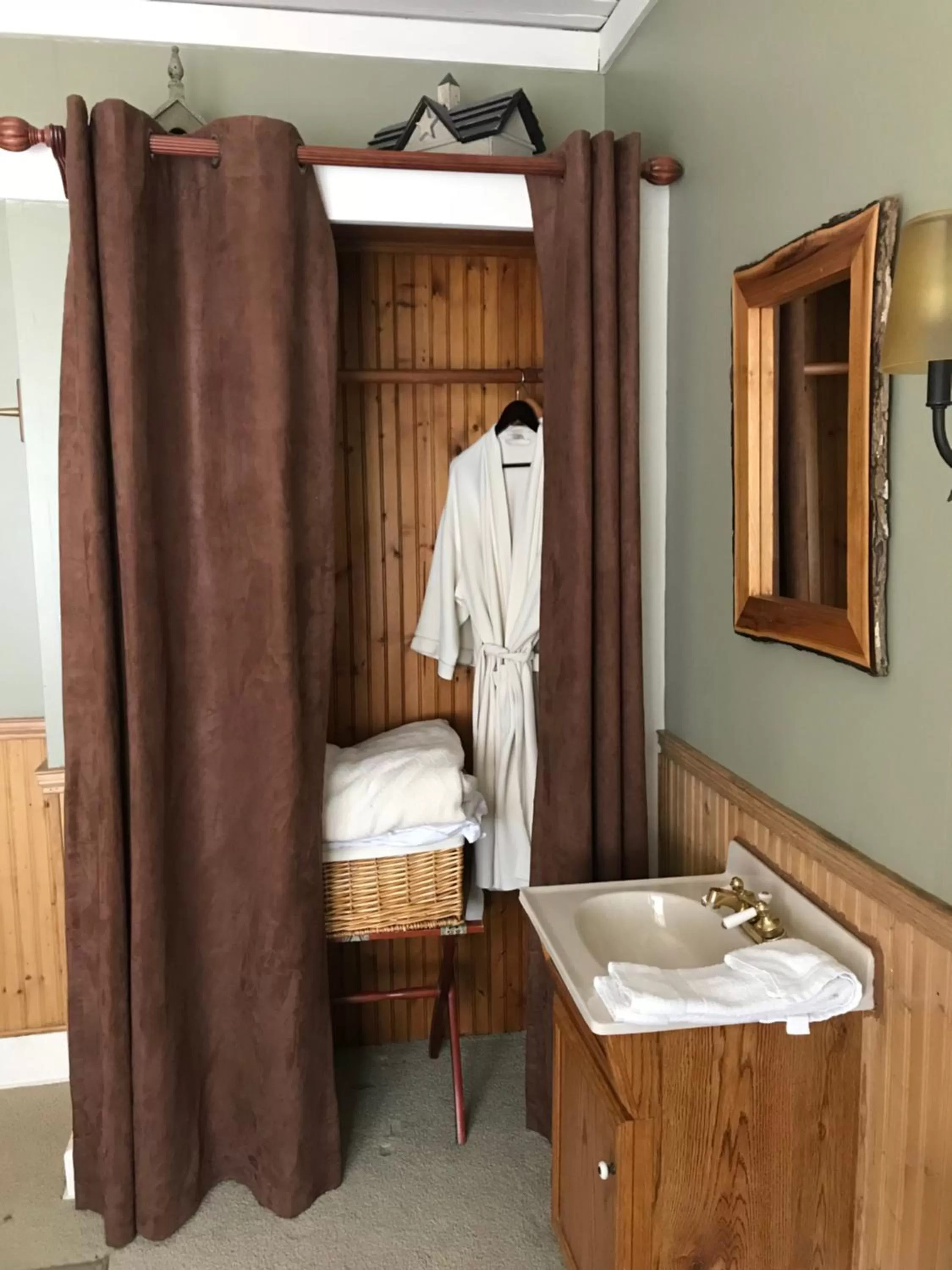 Bathroom in Waybury Inn