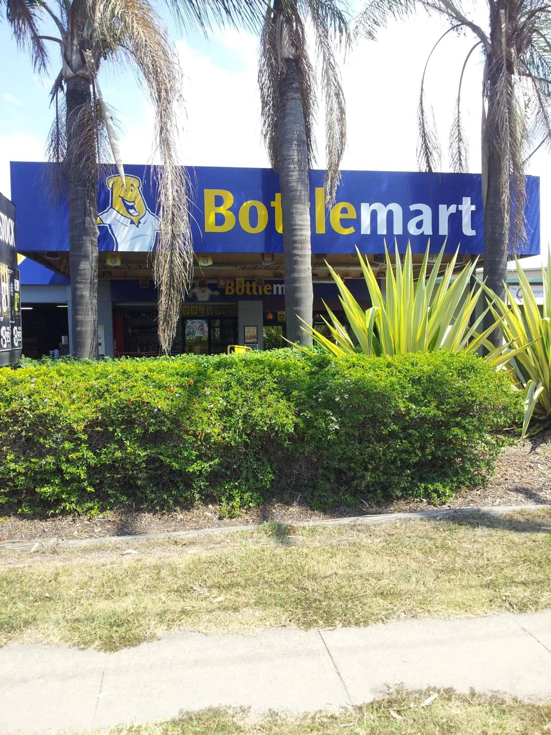 Day in Queensport Tavern And Motel