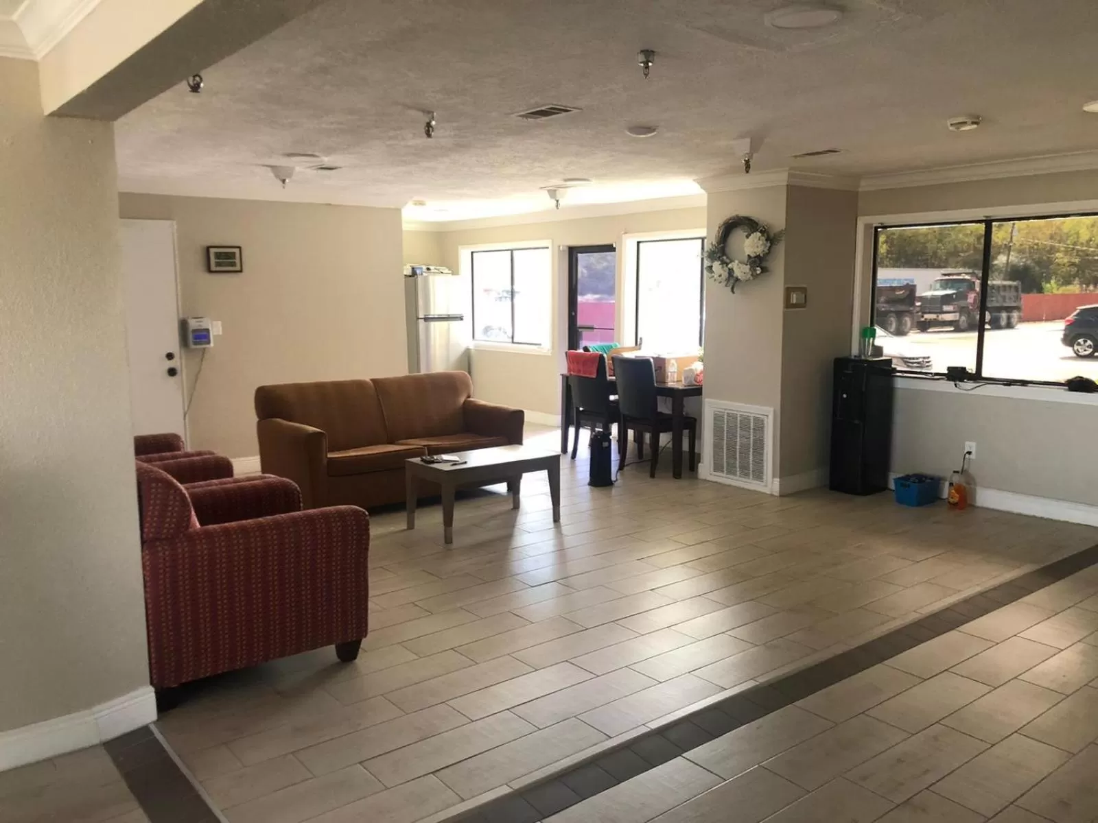 Executive Inn & Suites