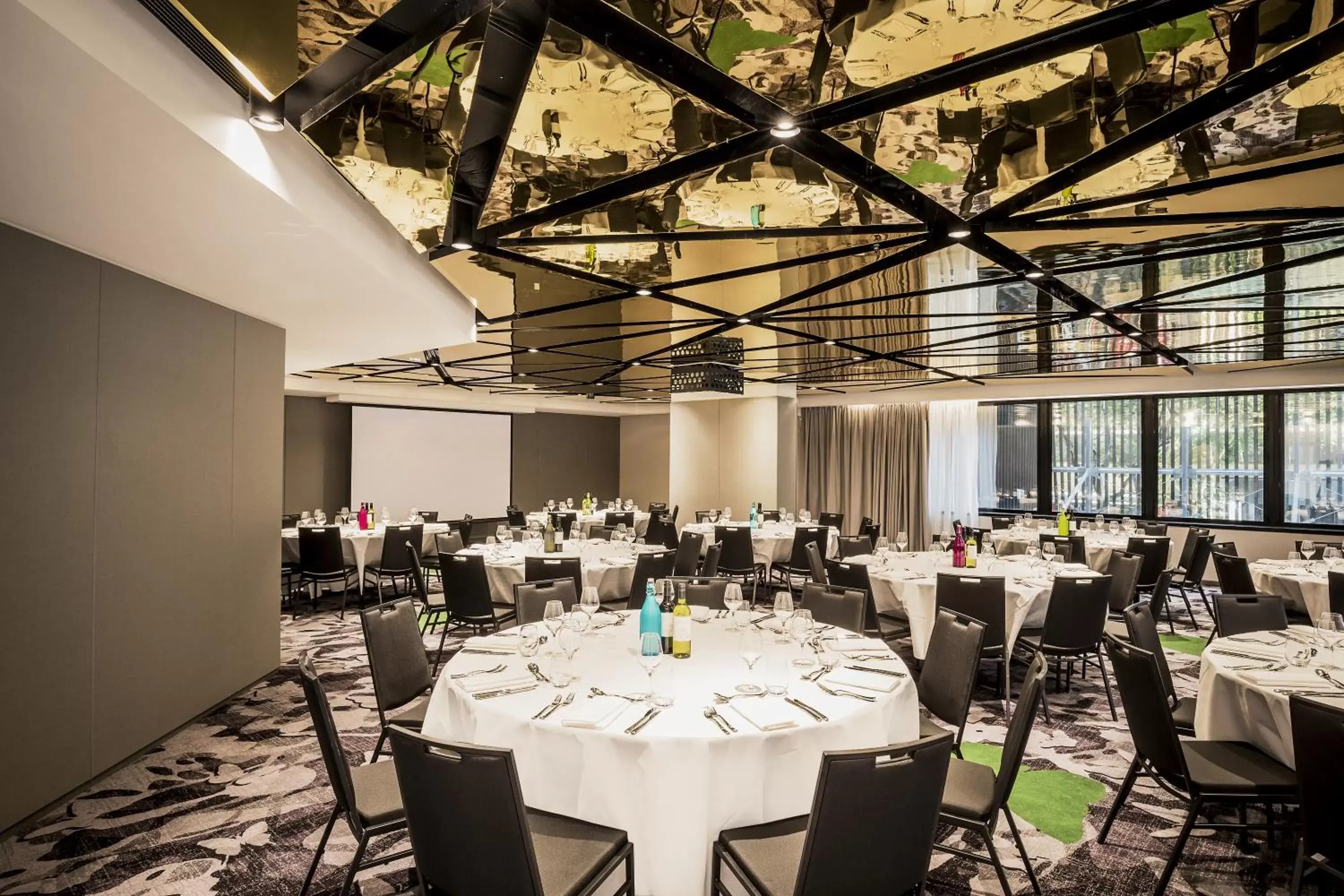 Meeting/conference room, Restaurant/Places to Eat in Capri by Fraser Brisbane