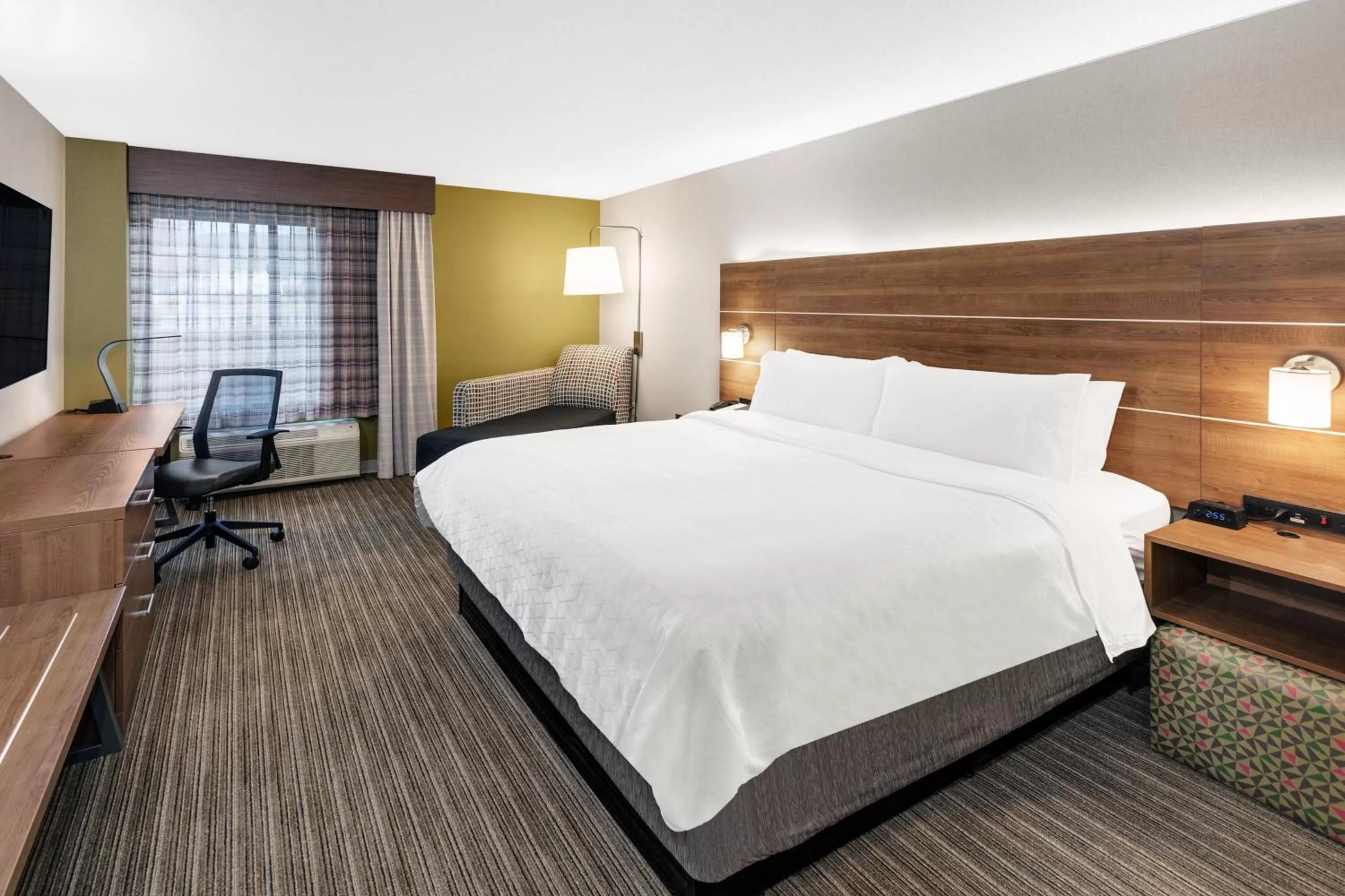 King Room - Mobility Access/Hearing Accessible in Holiday Inn Express Hotel & Suites Providence-Woonsocket, an IHG Hotel