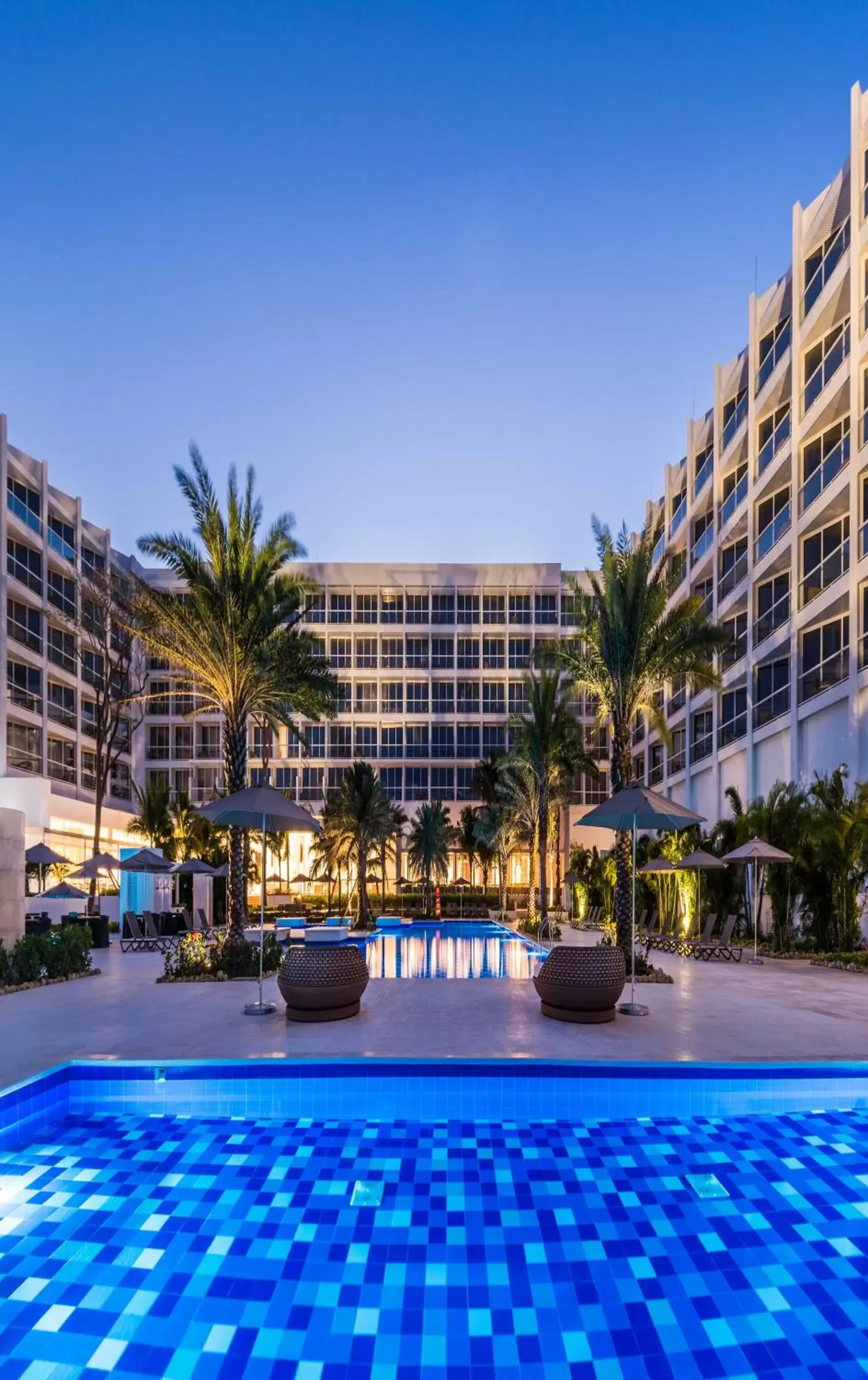 Property building, Swimming Pool in Dreams Karibana Cartagena Golf & Spa Resort