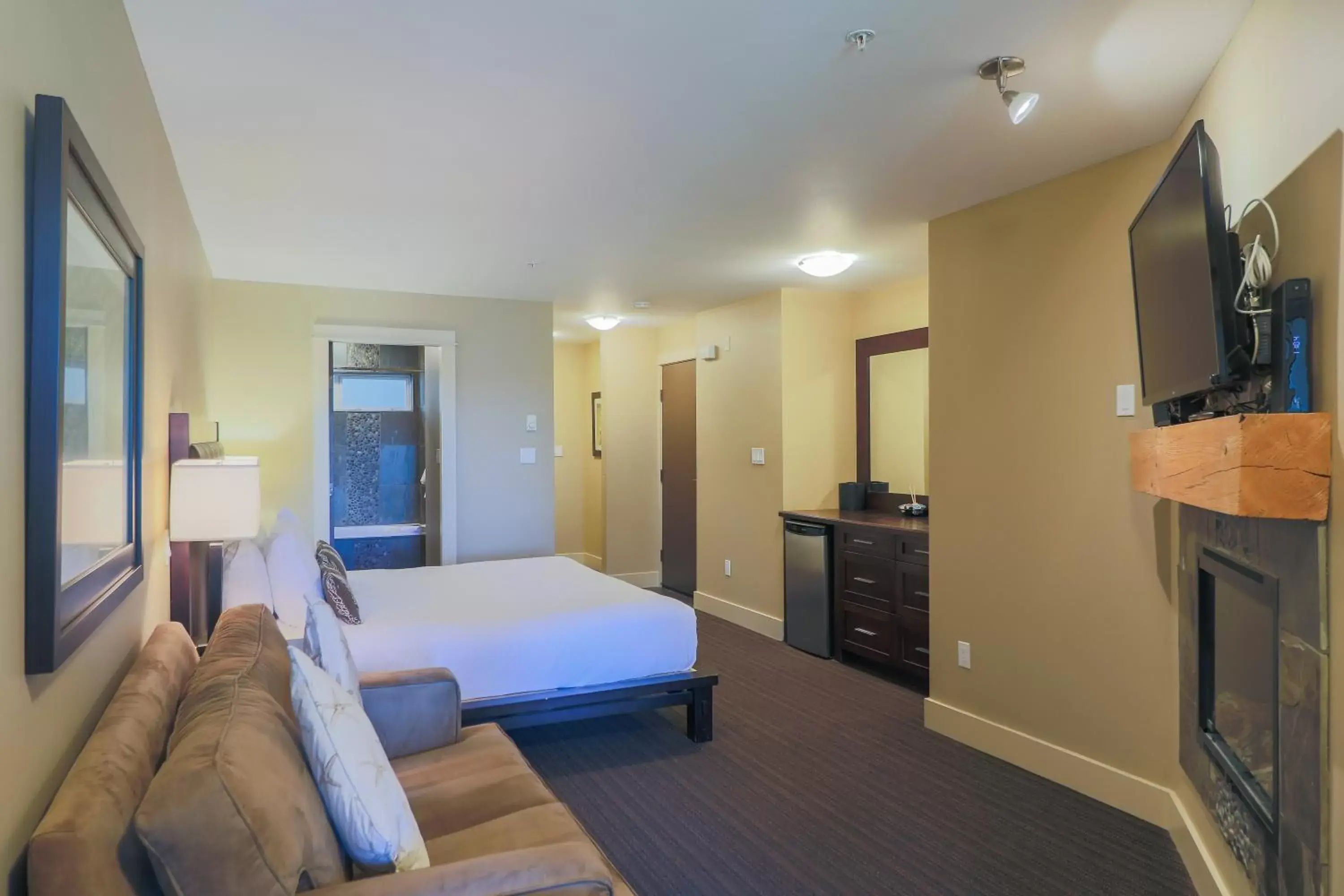 Bedroom in Pacific Shores Resort & Spa