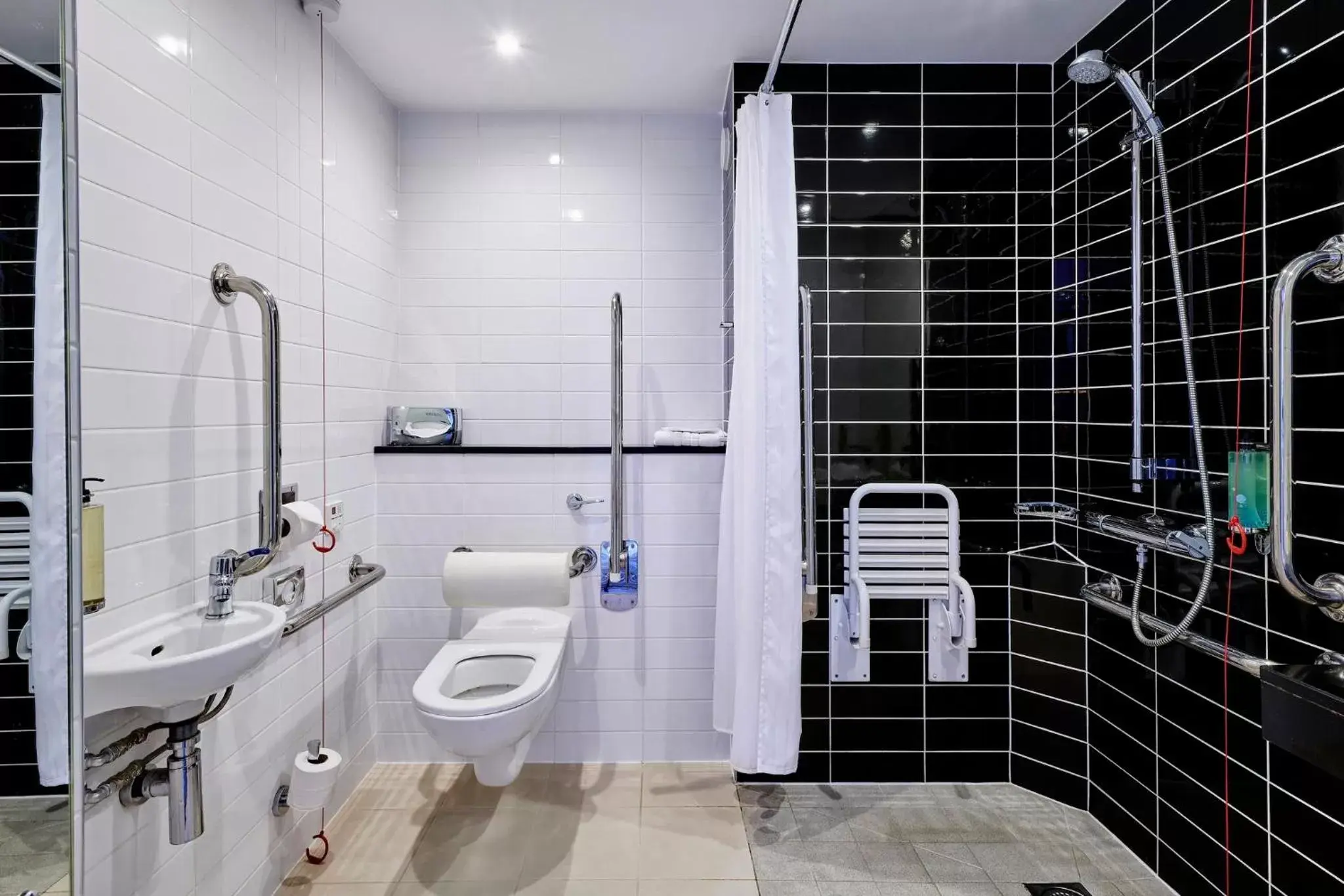 Toilet, Bathroom in Holiday Inn Express Manchester City Centre Arena, an IHG Hotel