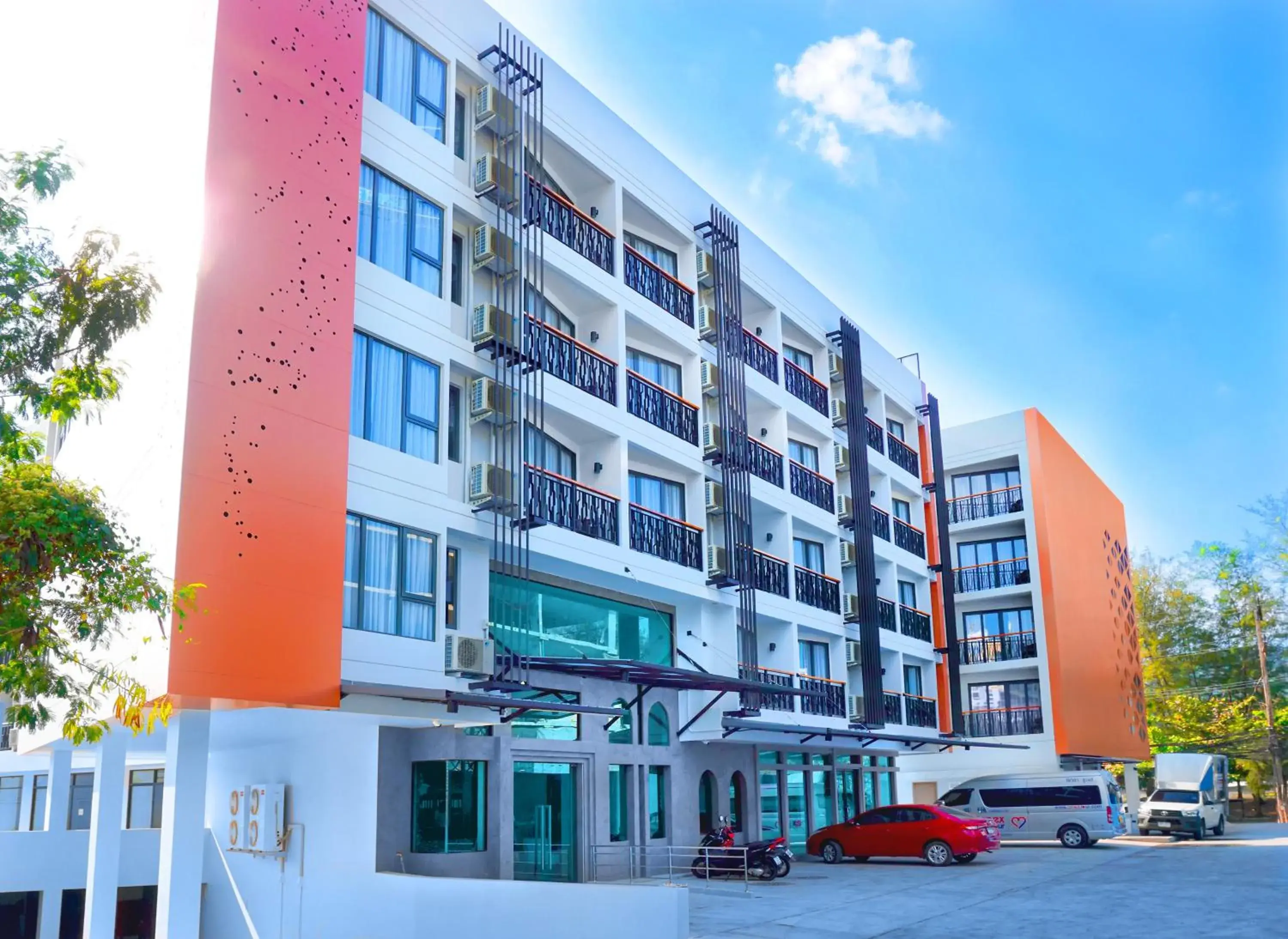 Facade/entrance, Property Building in Phoenix Hotel Karon Beach