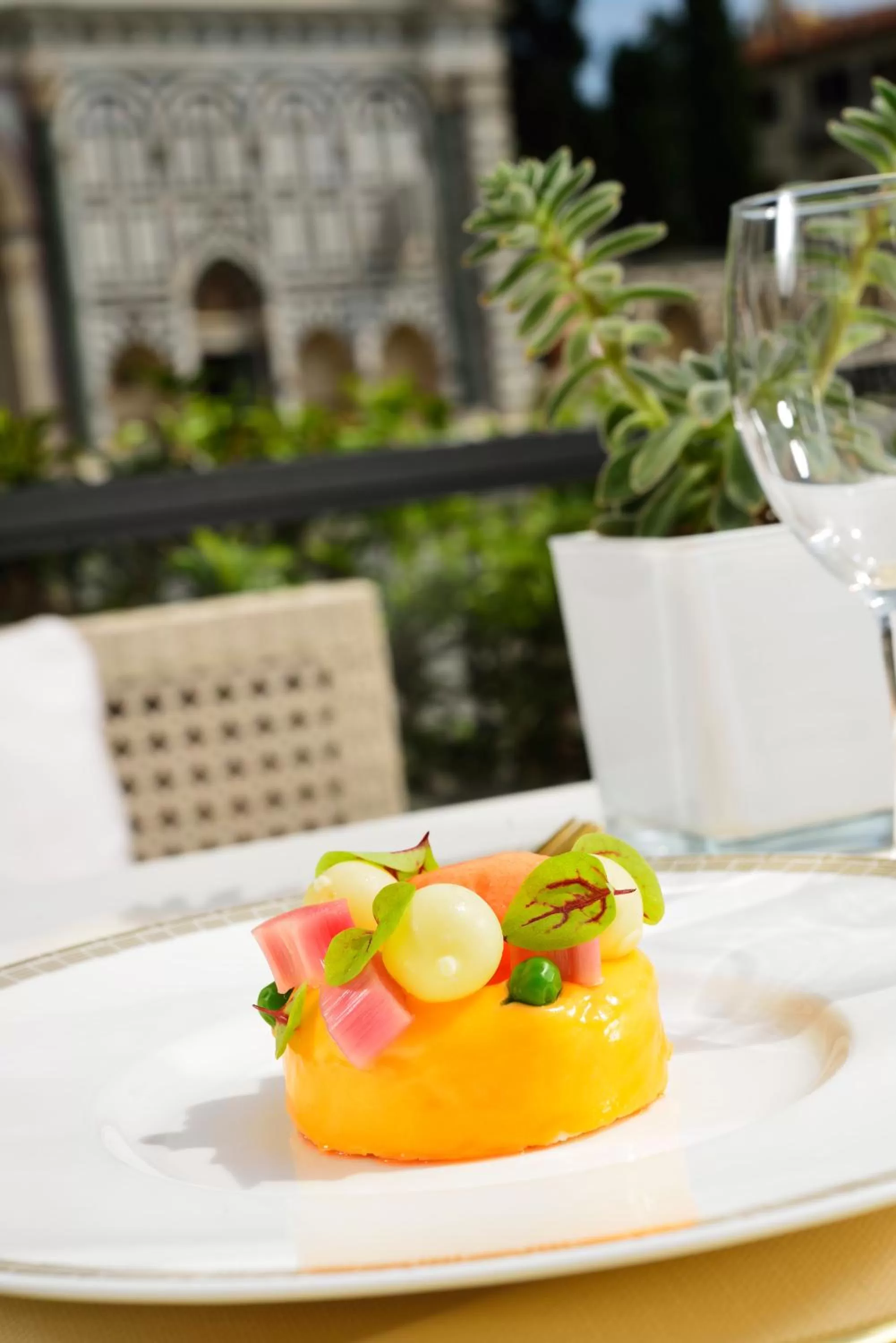 Restaurant/places to eat in Grand Hotel Minerva